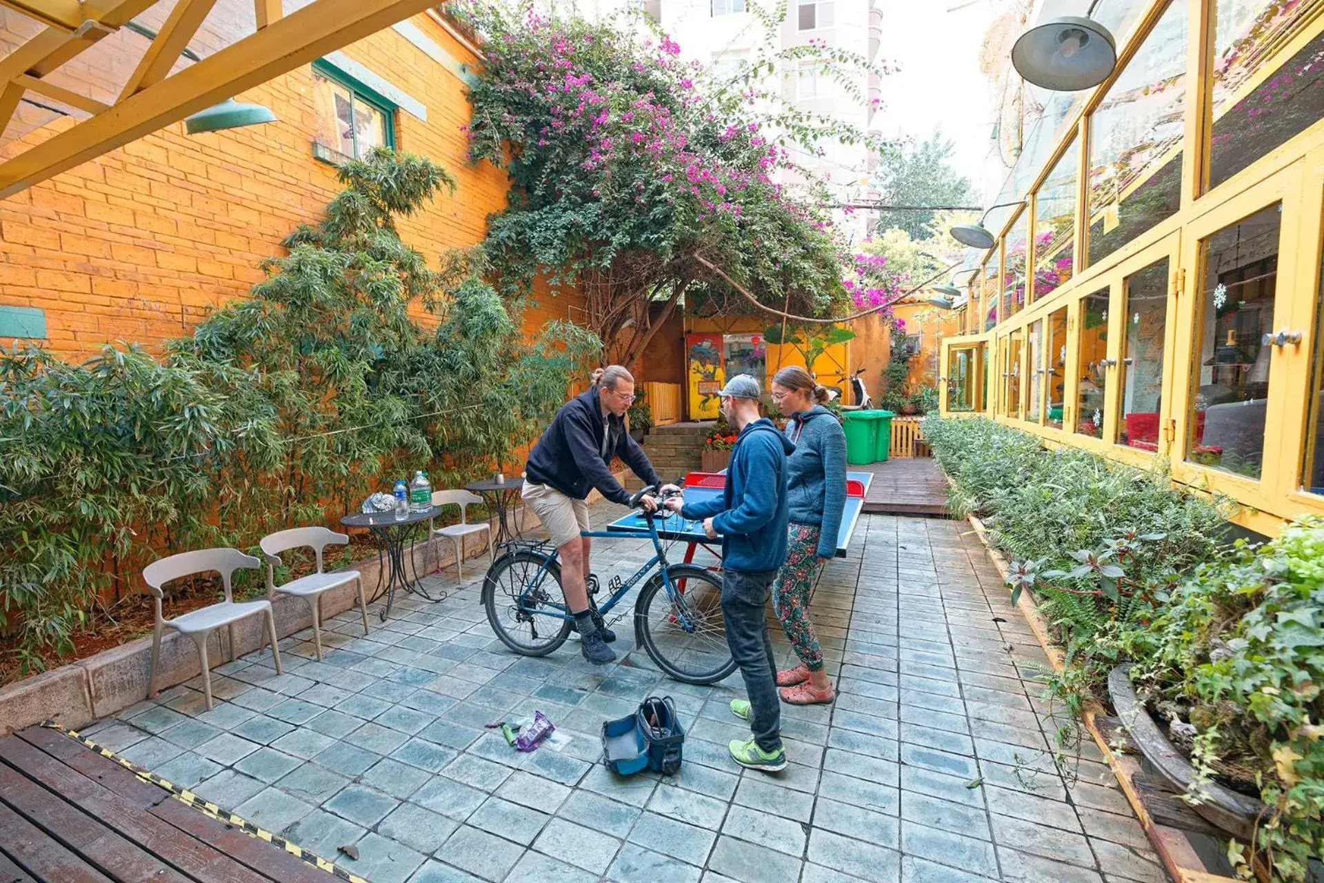 People in Kunming Cloudland International Youth Hostel