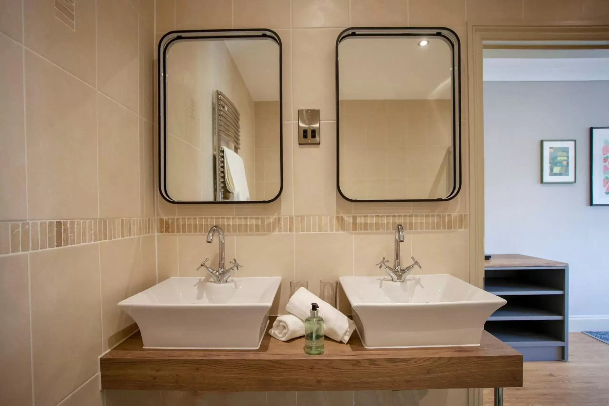 Bathroom in The Woodborough Inn