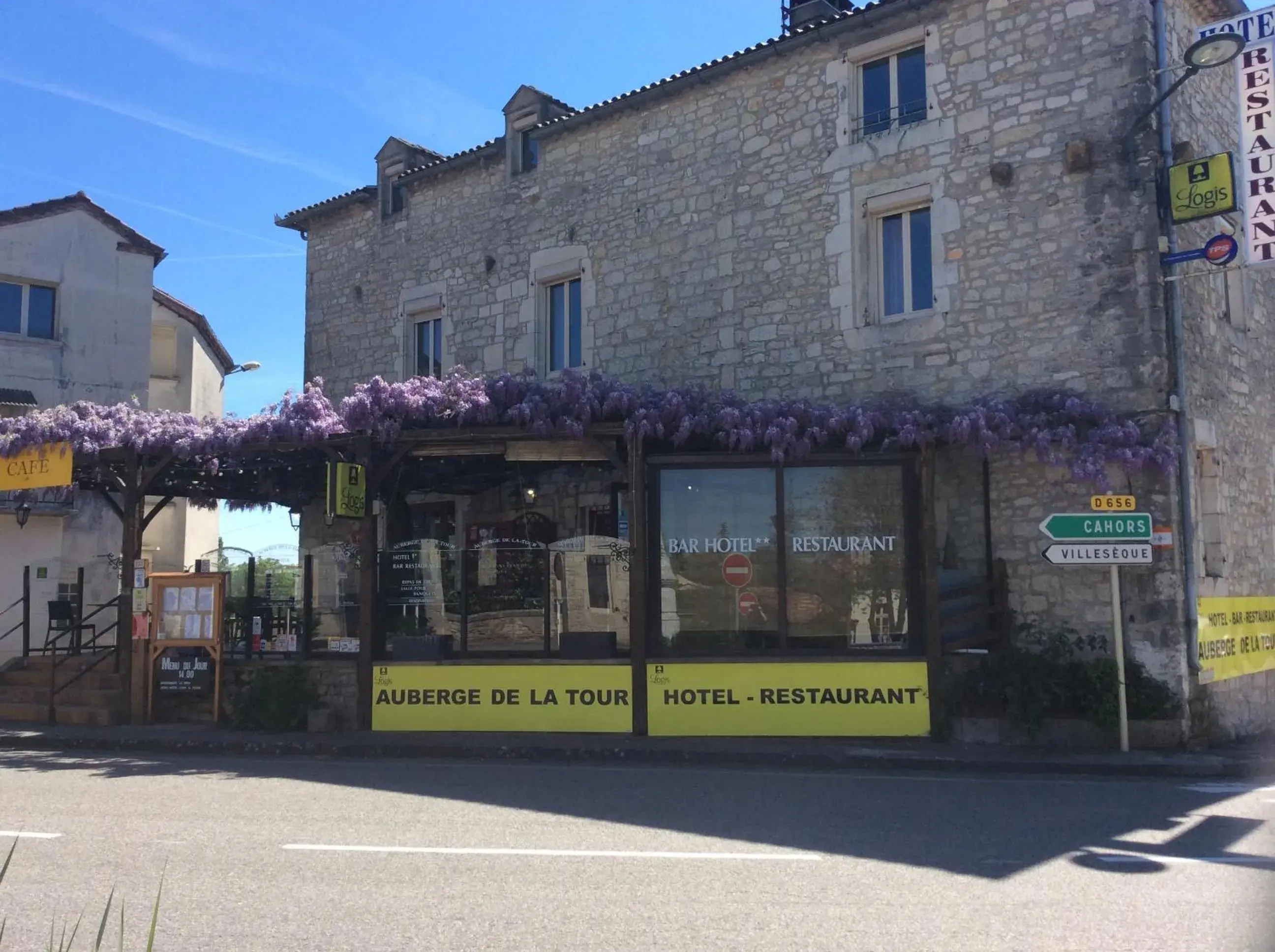 Facade/entrance, Property Building in Logis Auberge de la Tour