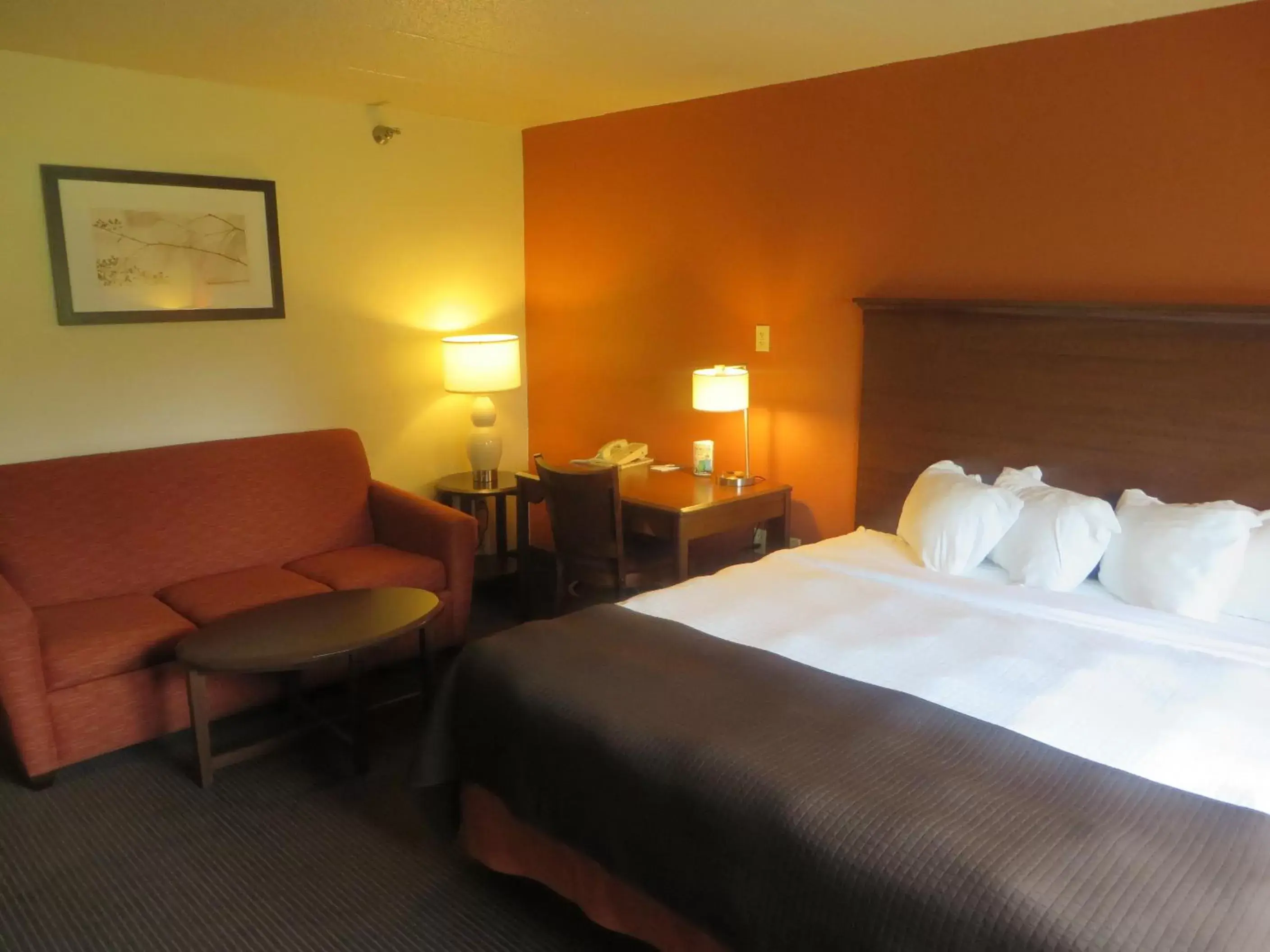 Photo of the whole room, Bed in AmericInn by Wyndham Worthington