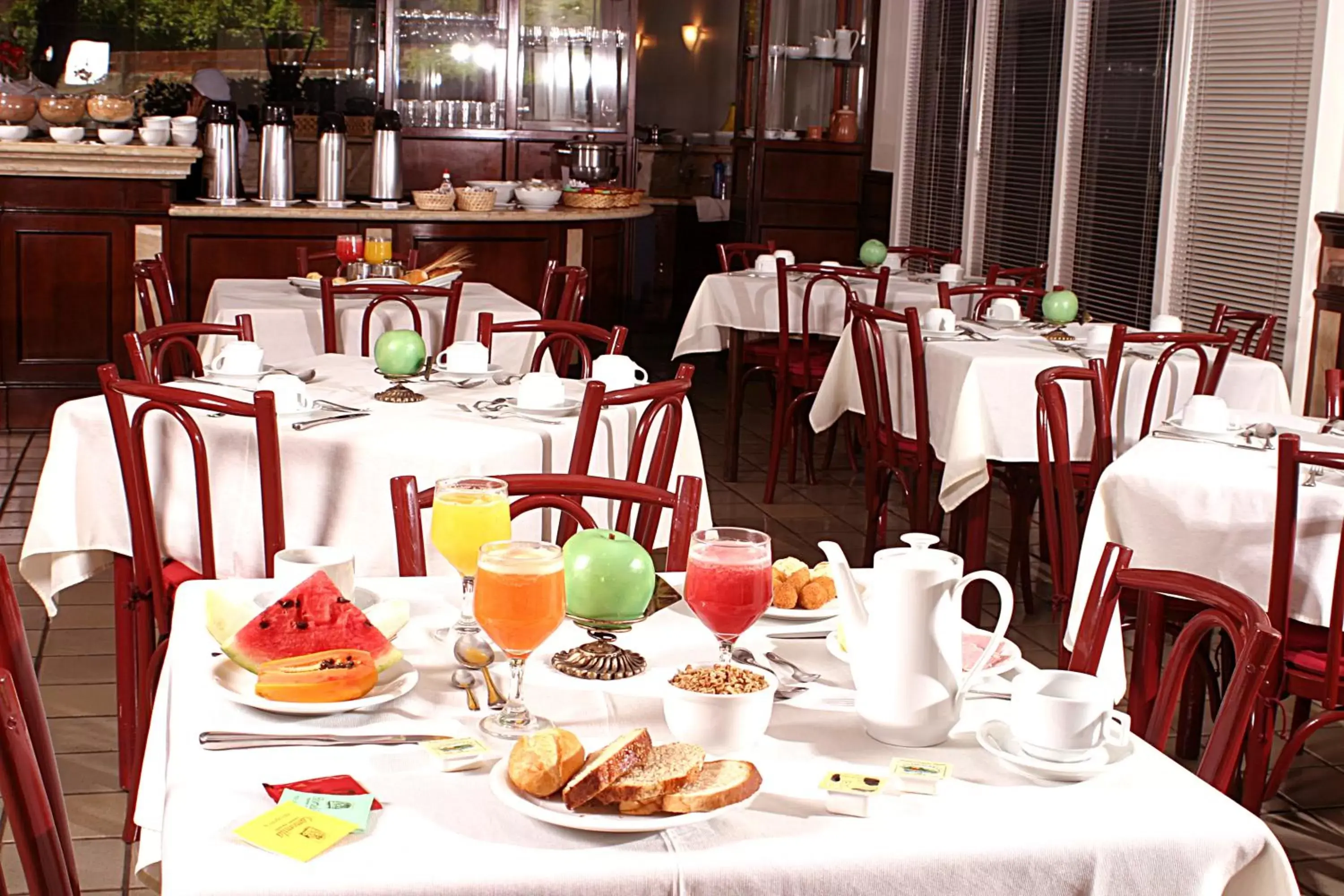 Breakfast, Restaurant/Places to Eat in Hotel Flat Bassano Vaccarini