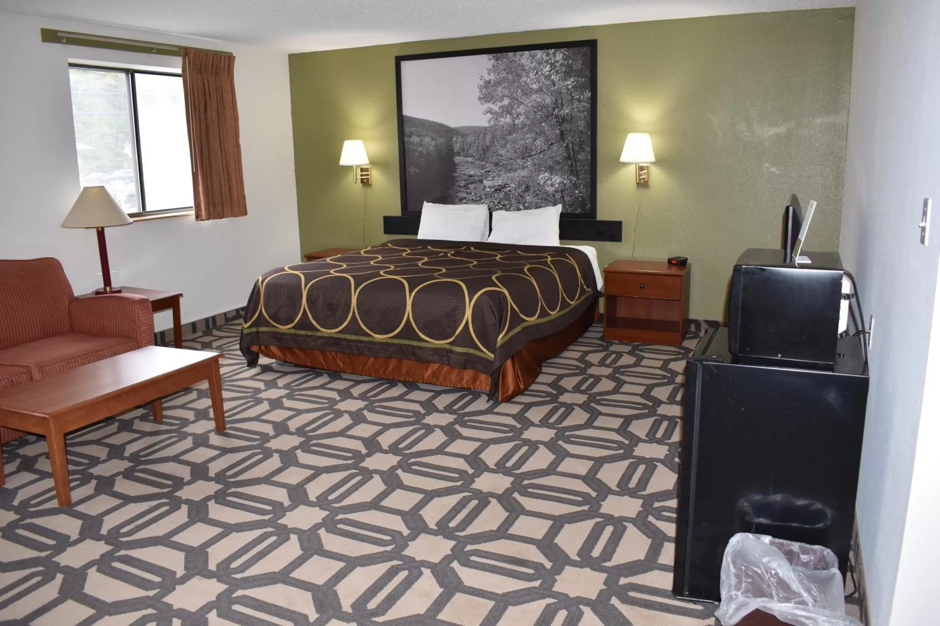 Bed in Super 8 by Wyndham La Vale/Cumberland Area