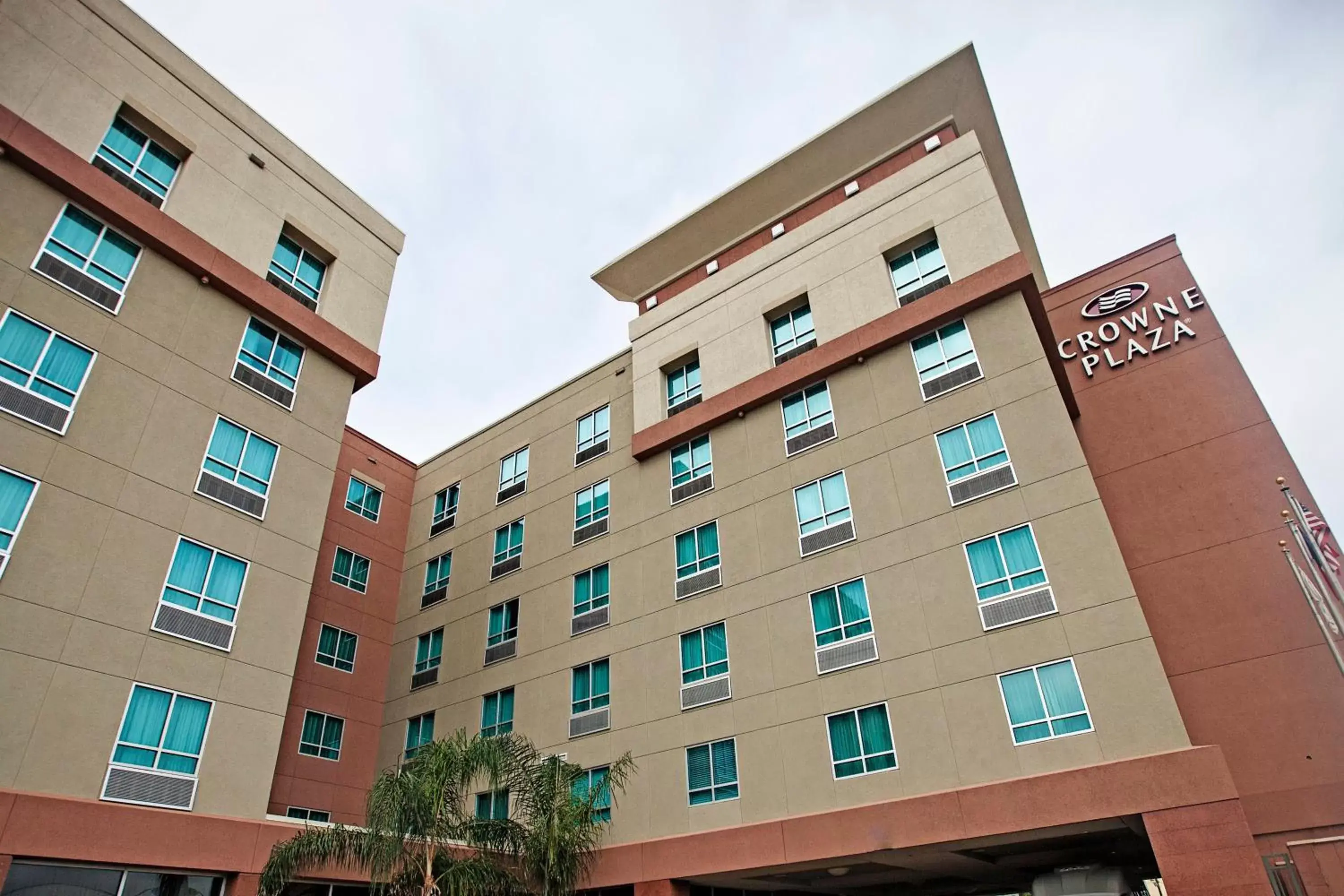 Property building in Crowne Plaza Houston Galleria Area, an IHG Hotel