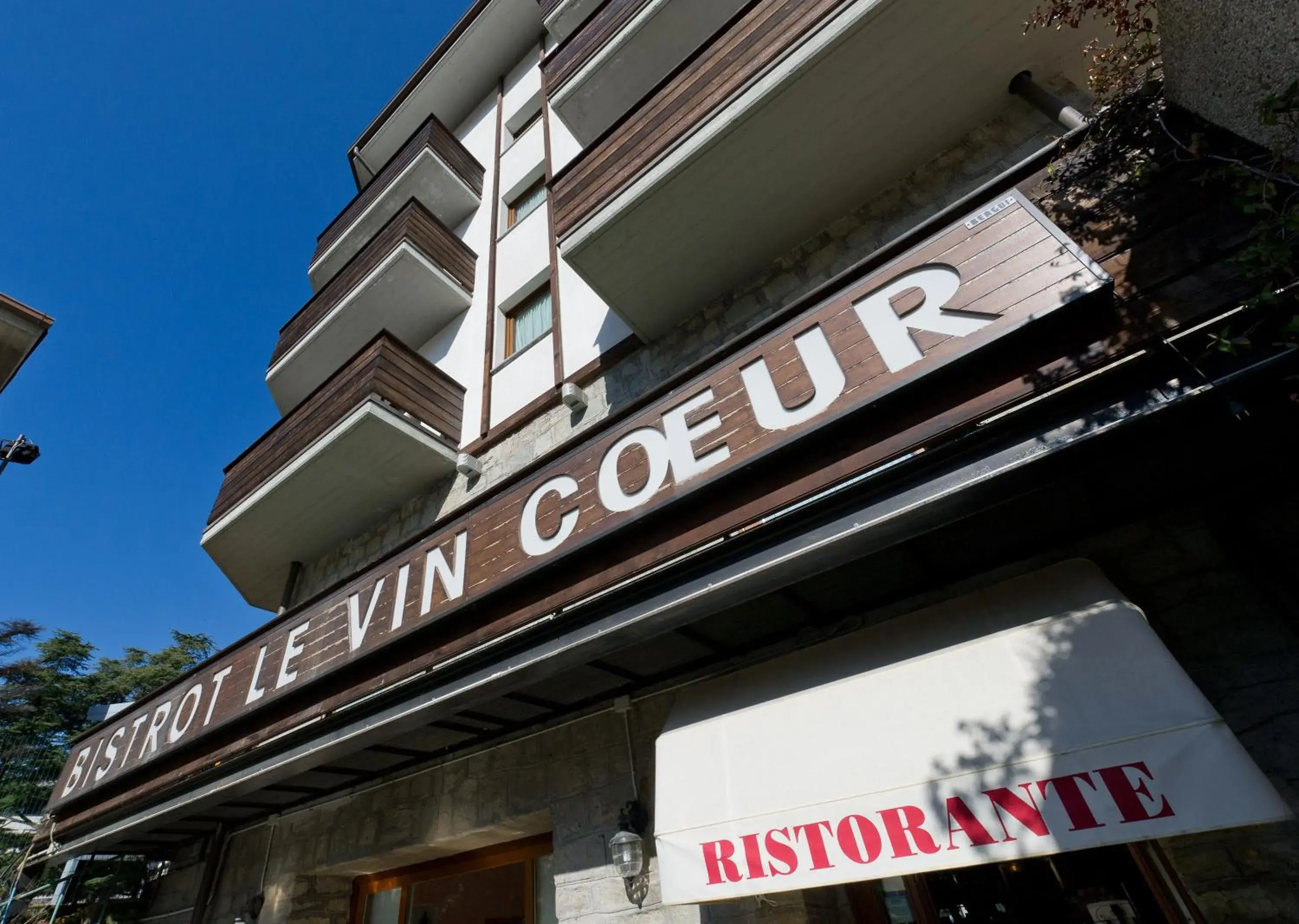 Facade/entrance, Property Building in Hotel Au Soleil