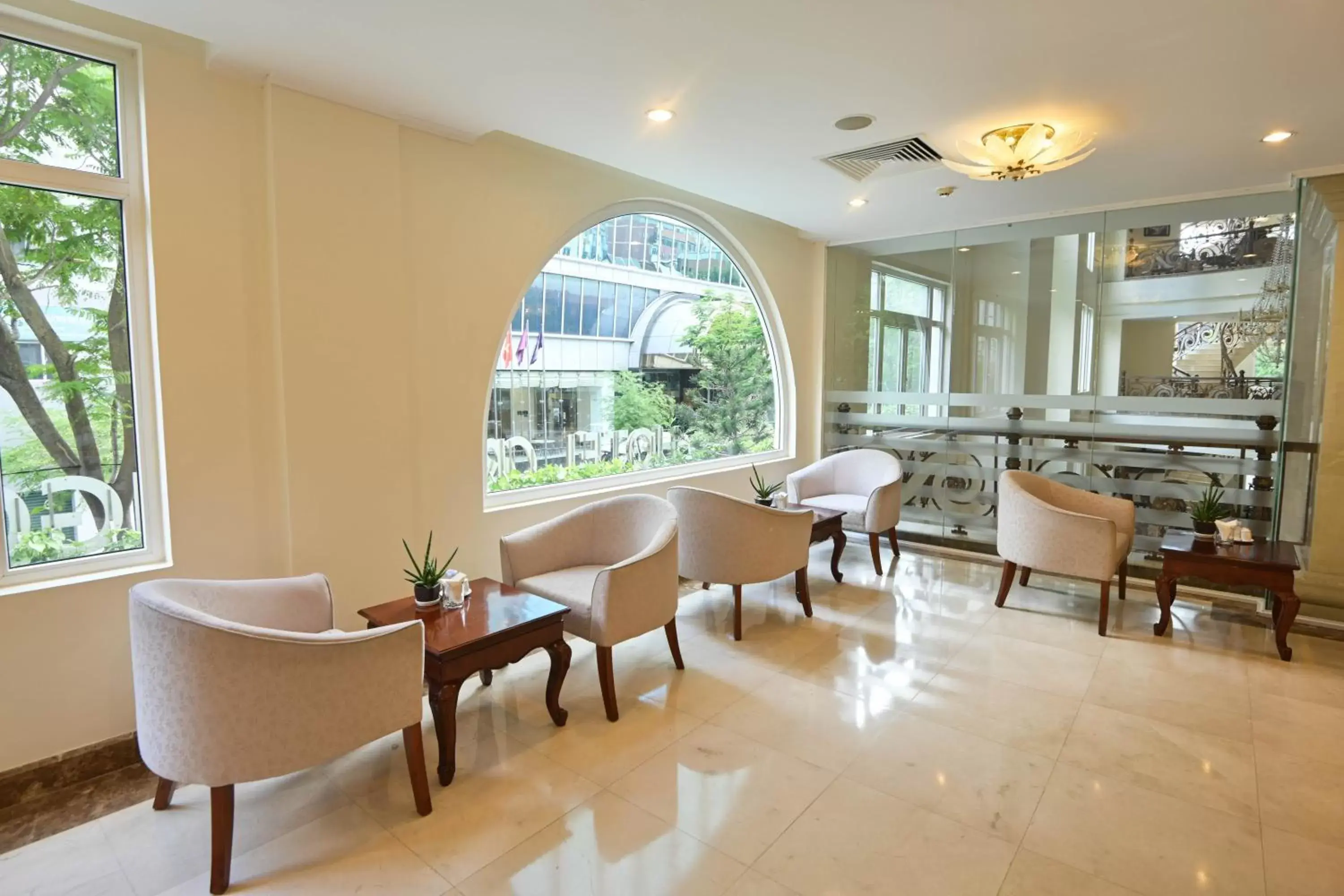 Seating area, Restaurant/Places to Eat in Hotel Grand Saigon