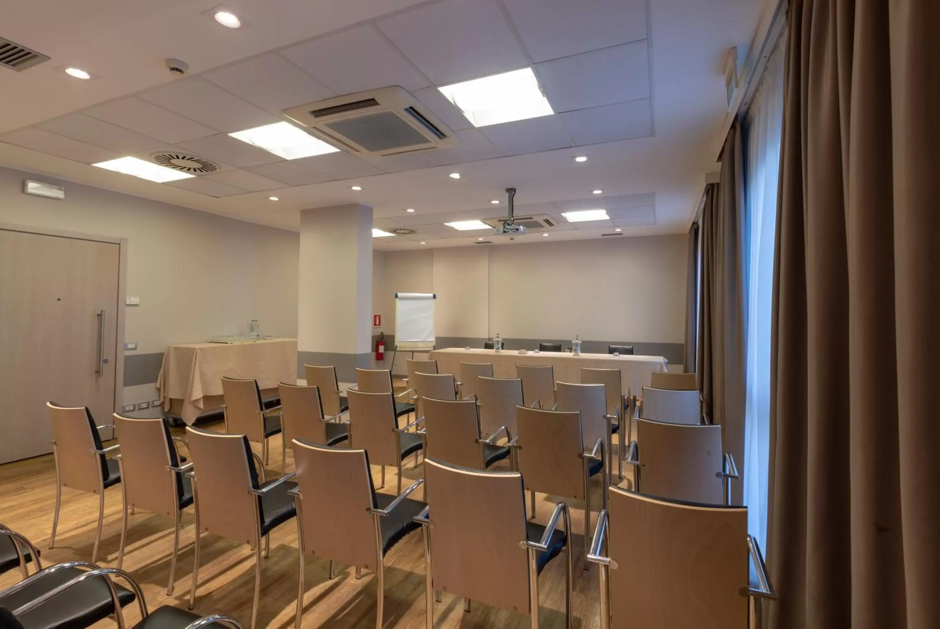 Meeting/conference room in Best Western Palace Inn Hotel