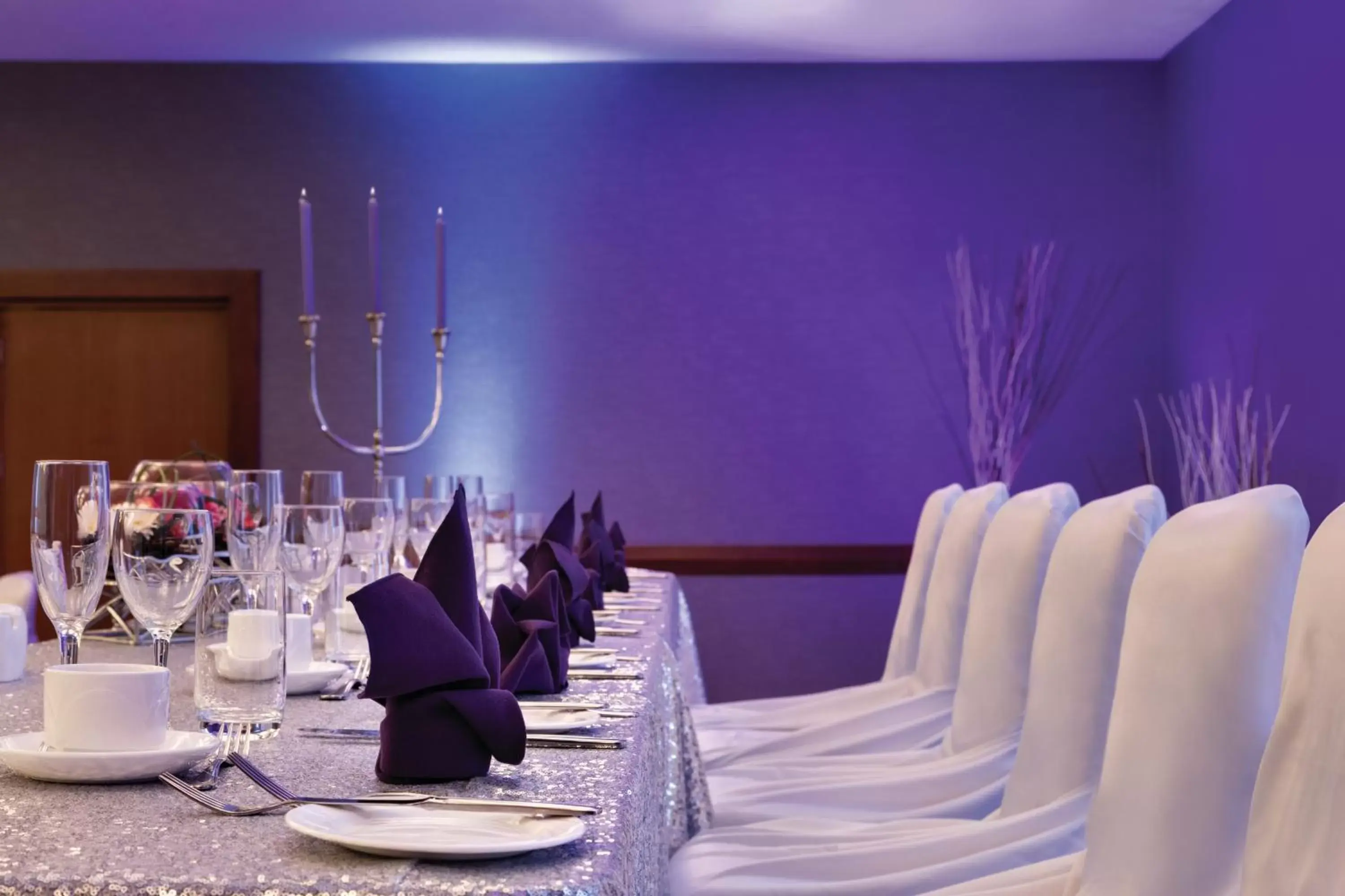 Banquet/Function facilities, Restaurant/Places to Eat in Coast Edmonton Plaza Hotel by APA