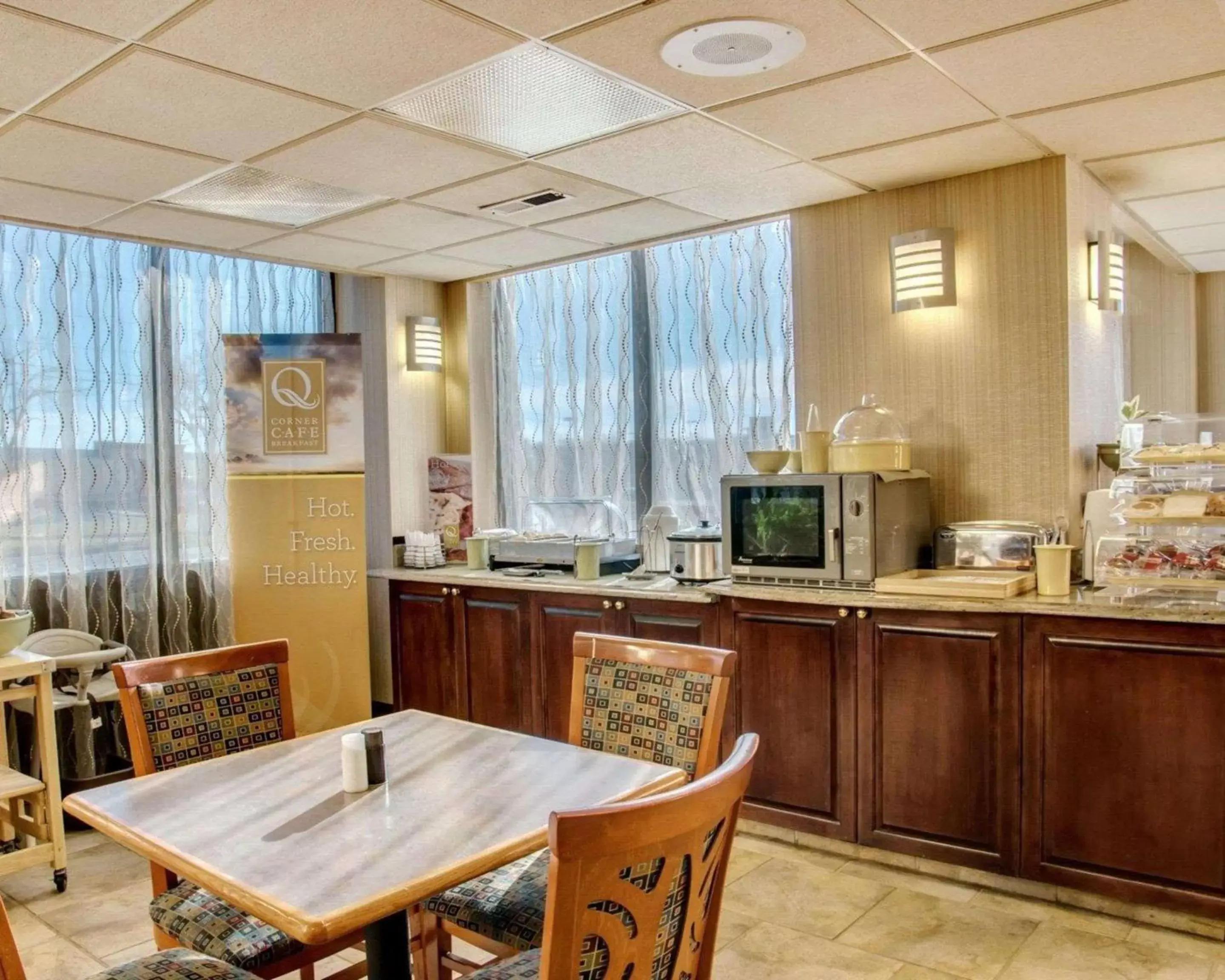 Restaurant/Places to Eat in Quality Inn Salem - I-81