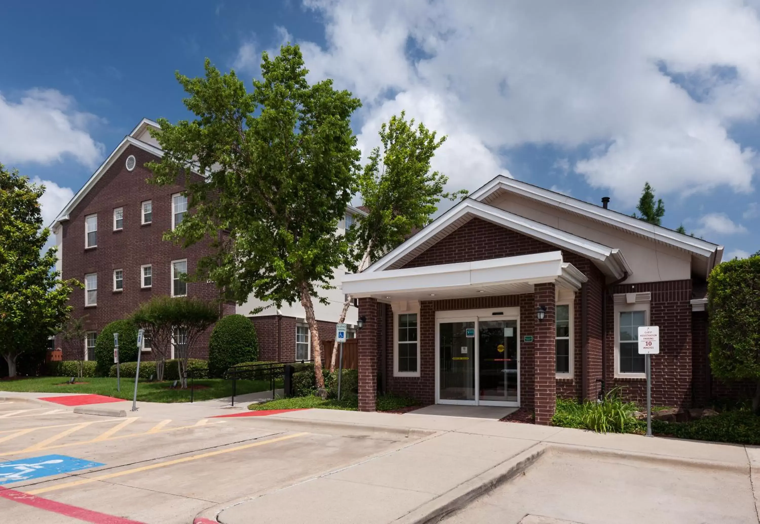 Property Building in TownePlace Suites Dallas Arlington North
