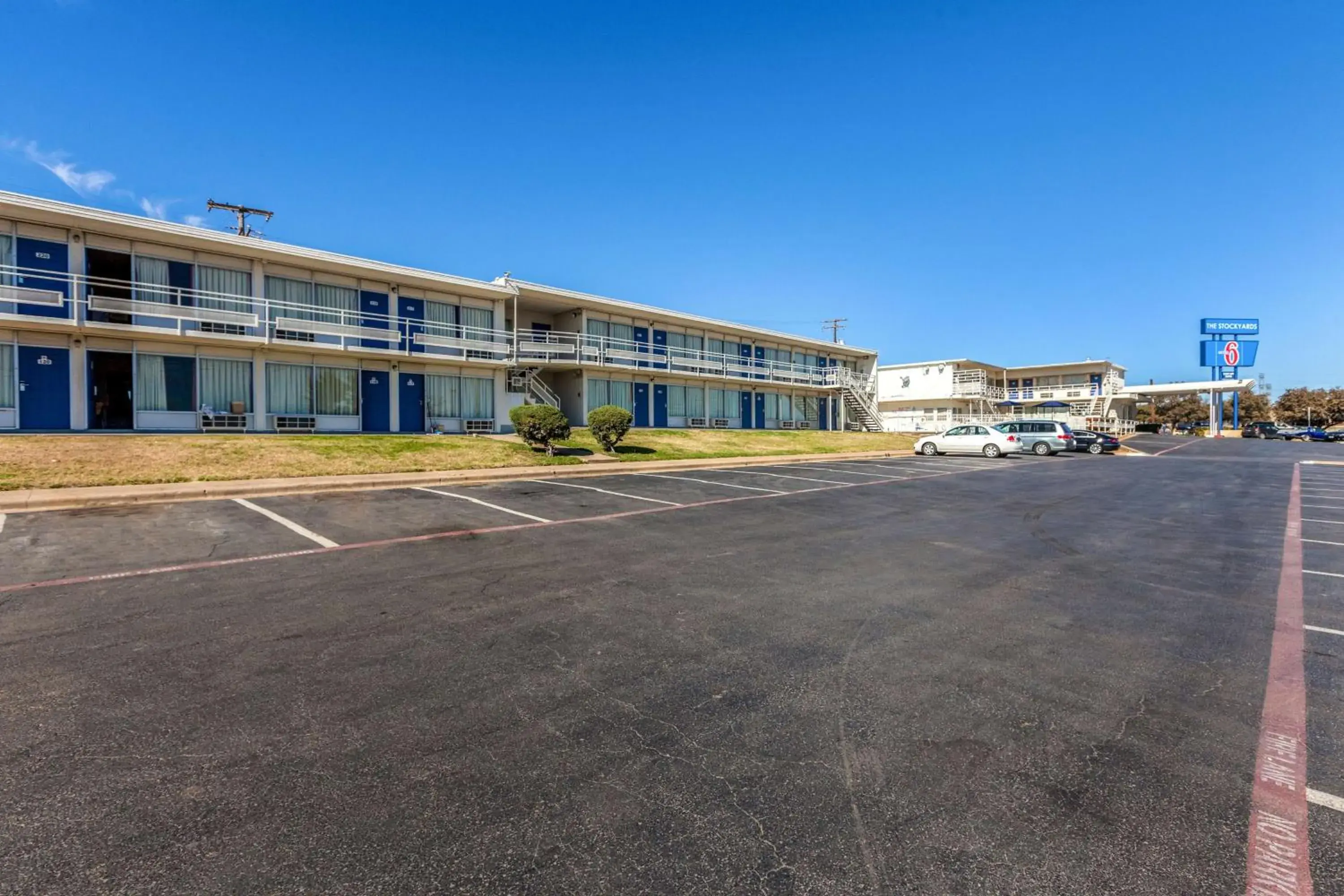 Property Building in Motel 6 Fort Worth, Tx - Stockyards