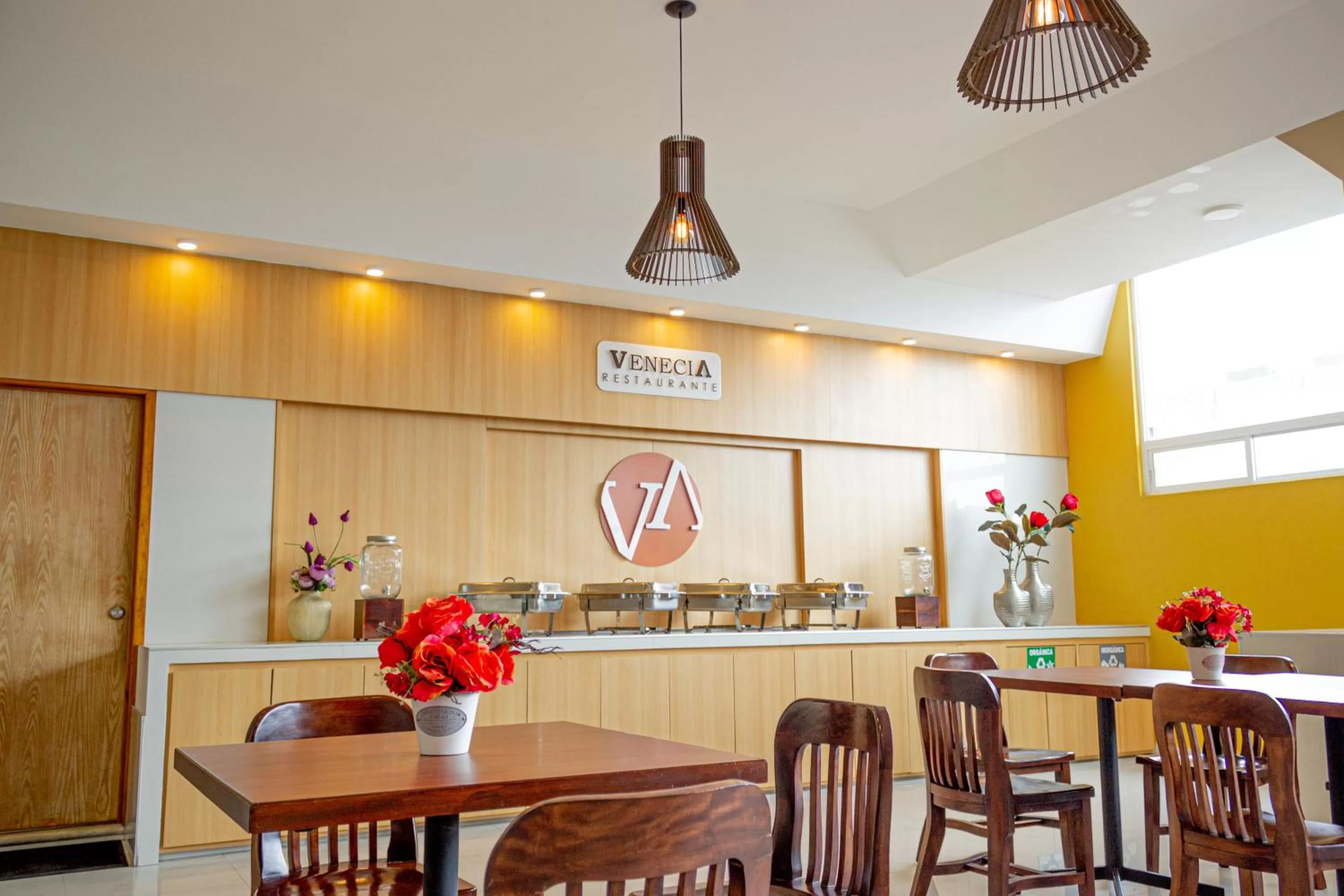 Restaurant/places to eat in Hotel Klimt