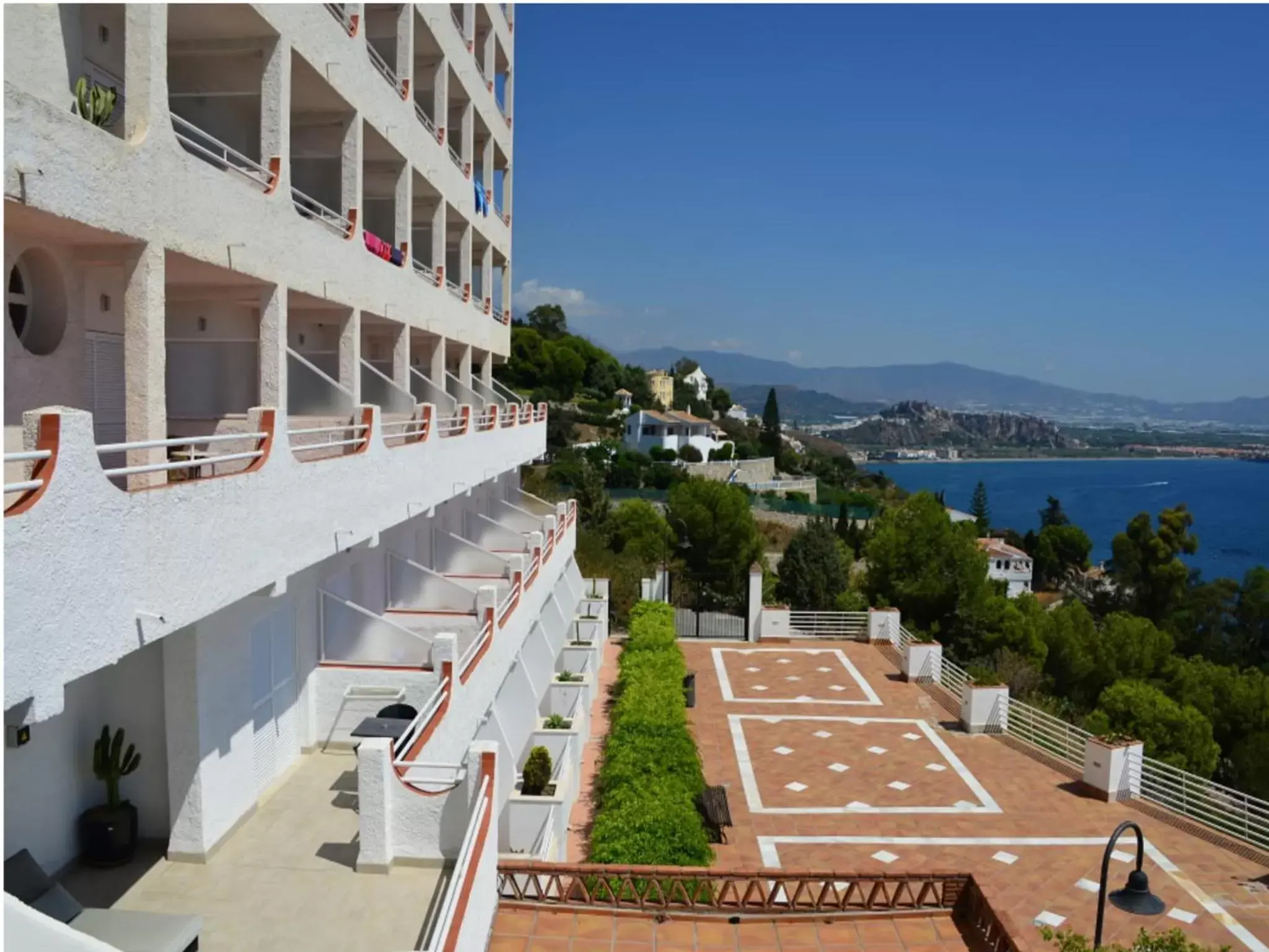 Facade/entrance in Hotel Salobreña Suites