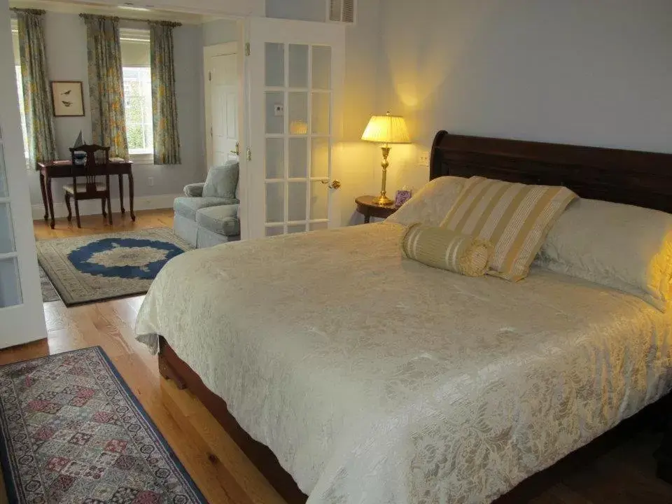 Bed in Compass Rose Inn