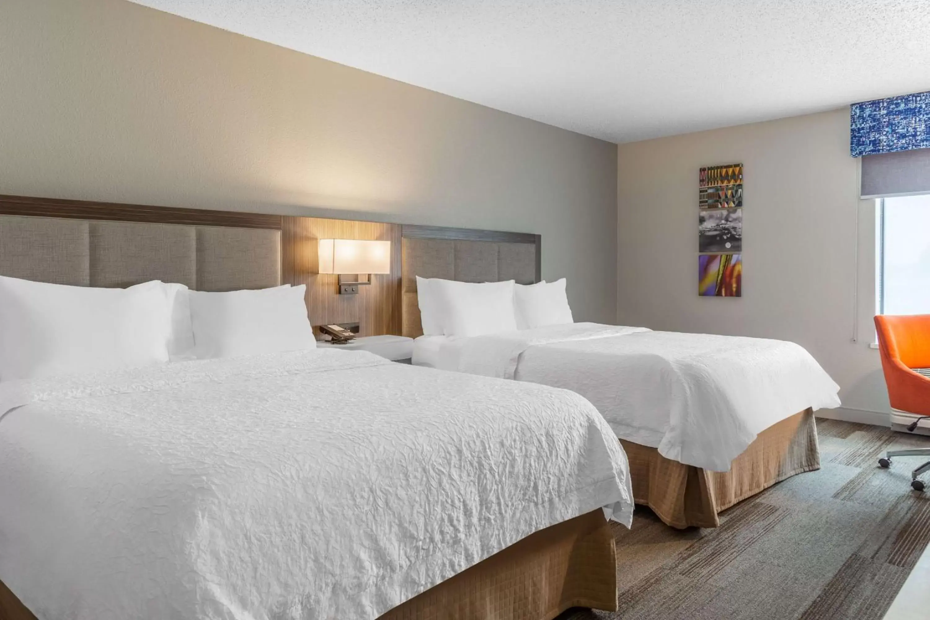 Bed in Hampton Inn La Crosse/Onalaska Bed in Hampton Inn La Crosse/Onalaska