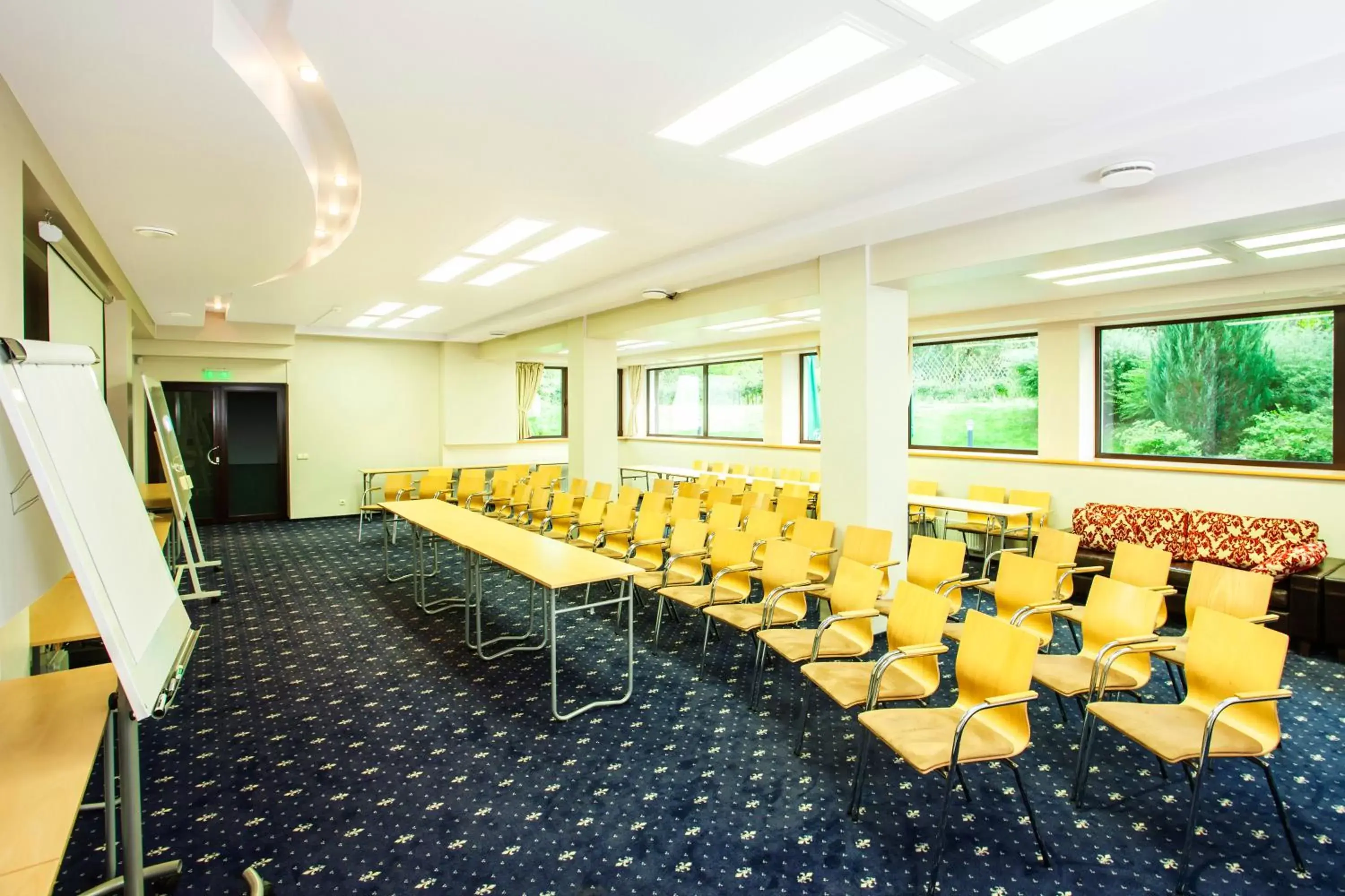 Business facilities, Business Area/Conference Room in Park Villa