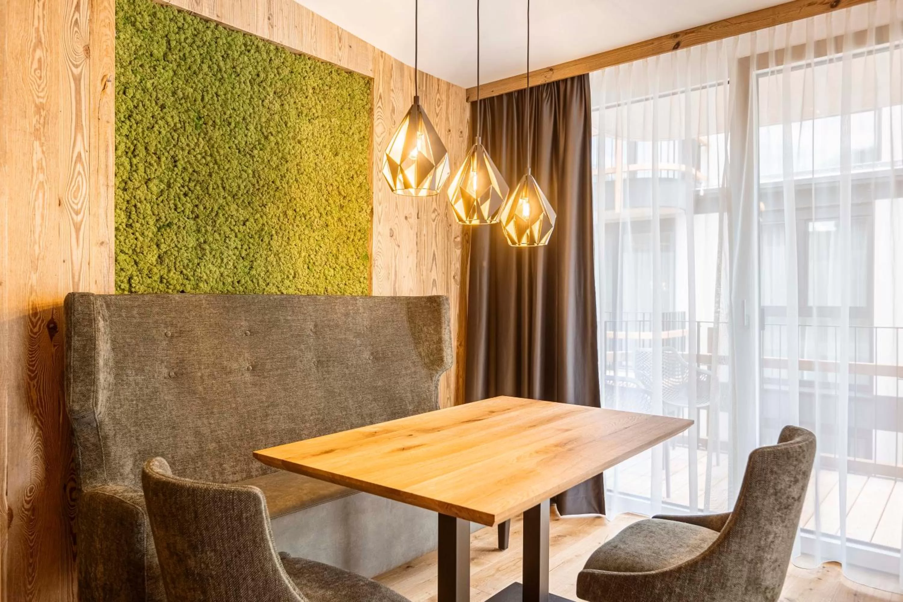 Dining area in Zillertal Suites Fügen by ALPS RESORTS