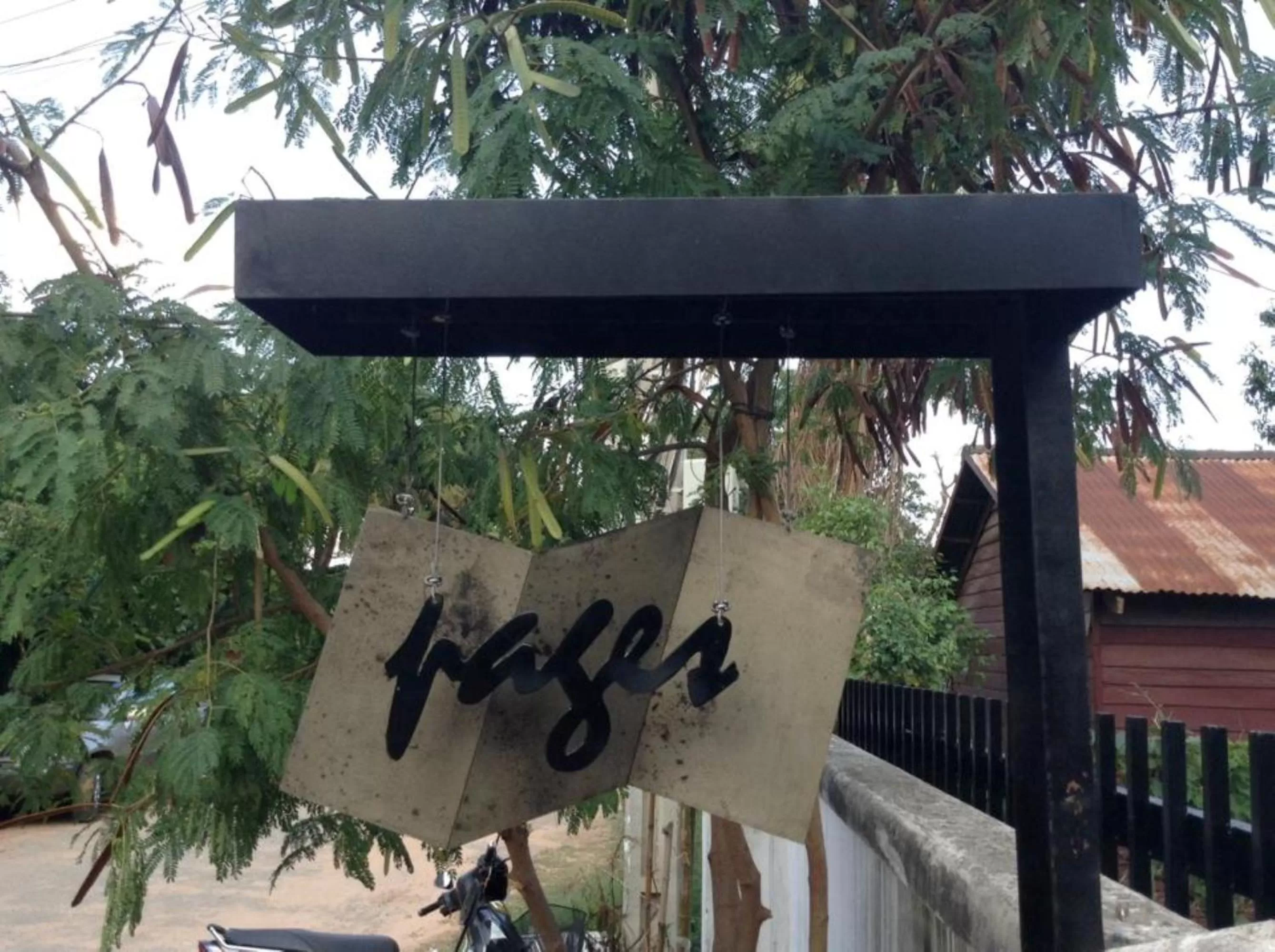 Facade/entrance in Pages Rooms Hotel