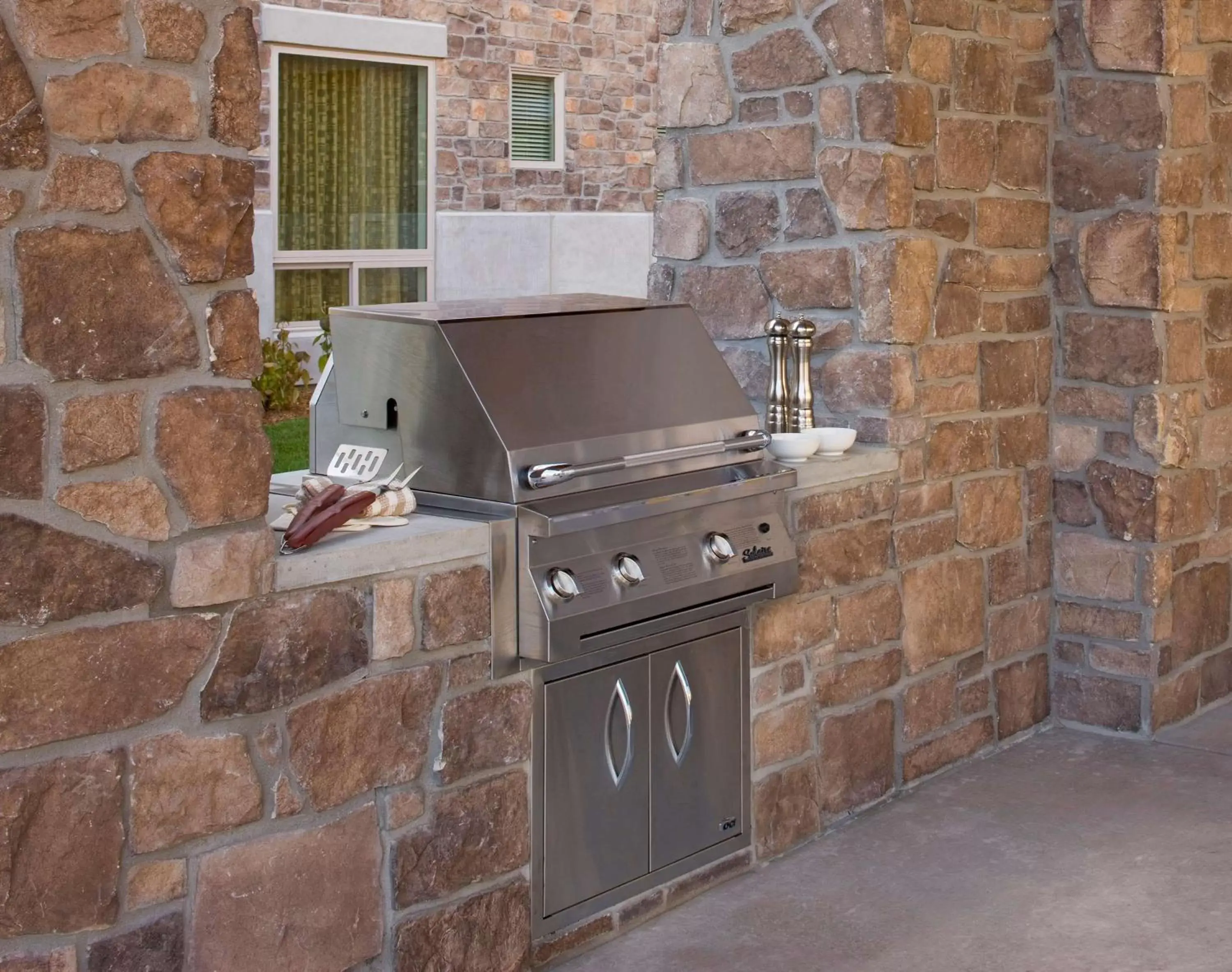 Property building, BBQ Facilities in Hyatt House Salt Lake City/Sandy