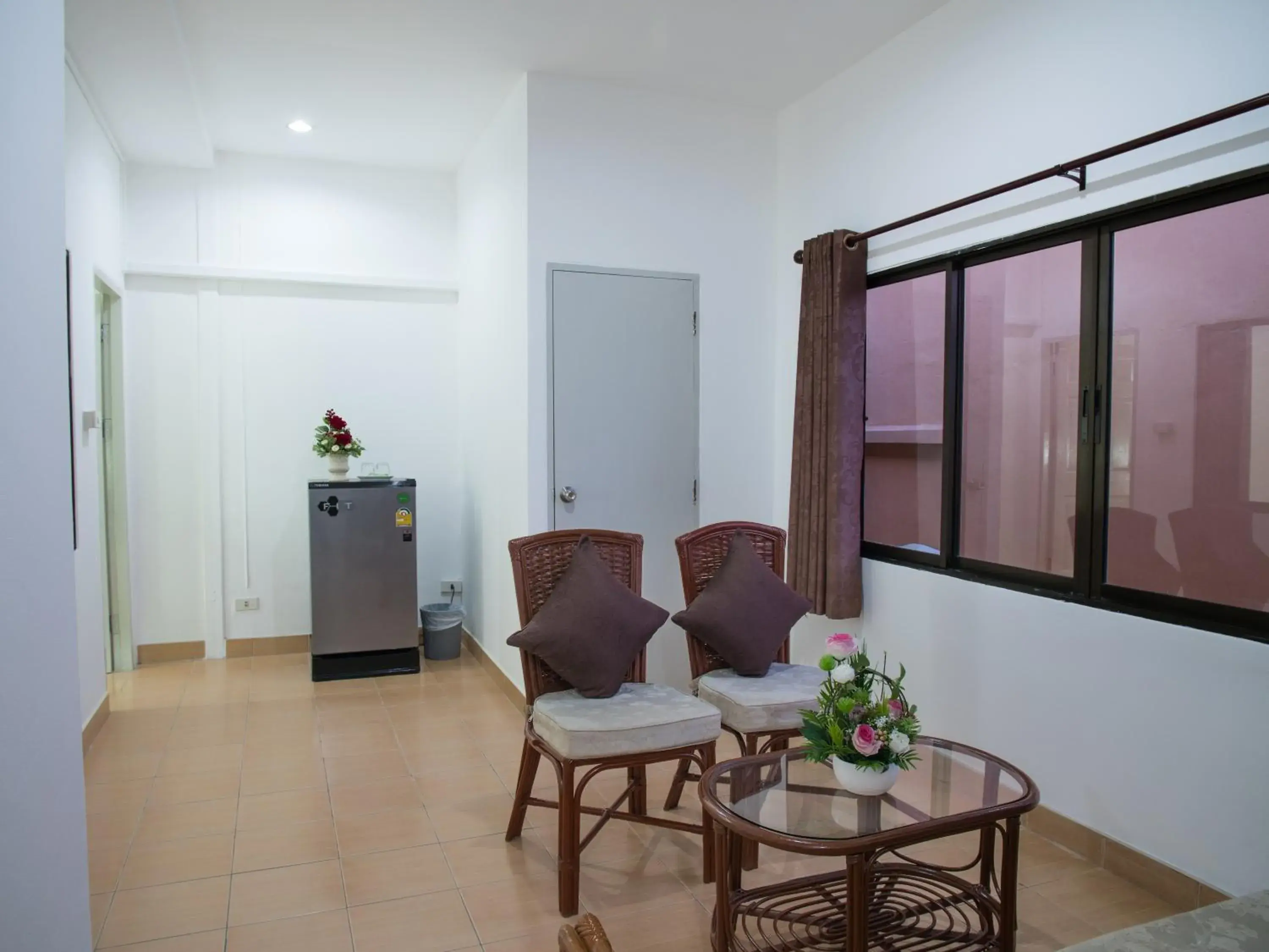 Living room, Seating Area in TJ Guesthouse