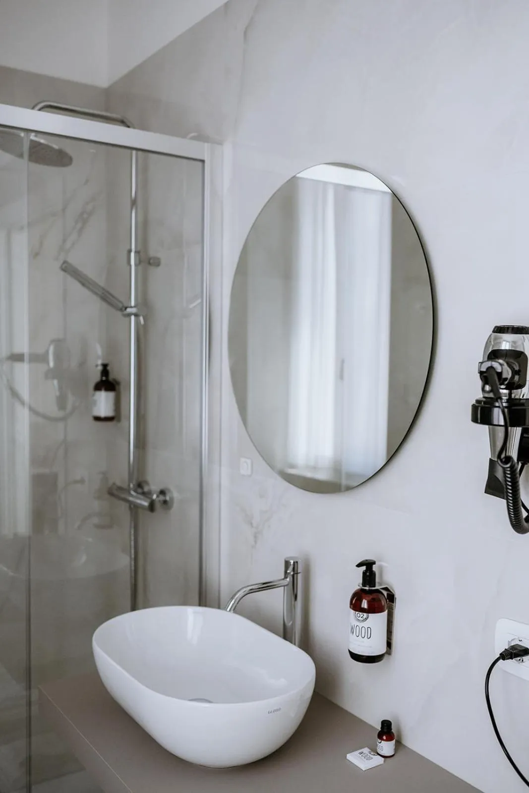 Shower in Hotel Venezia