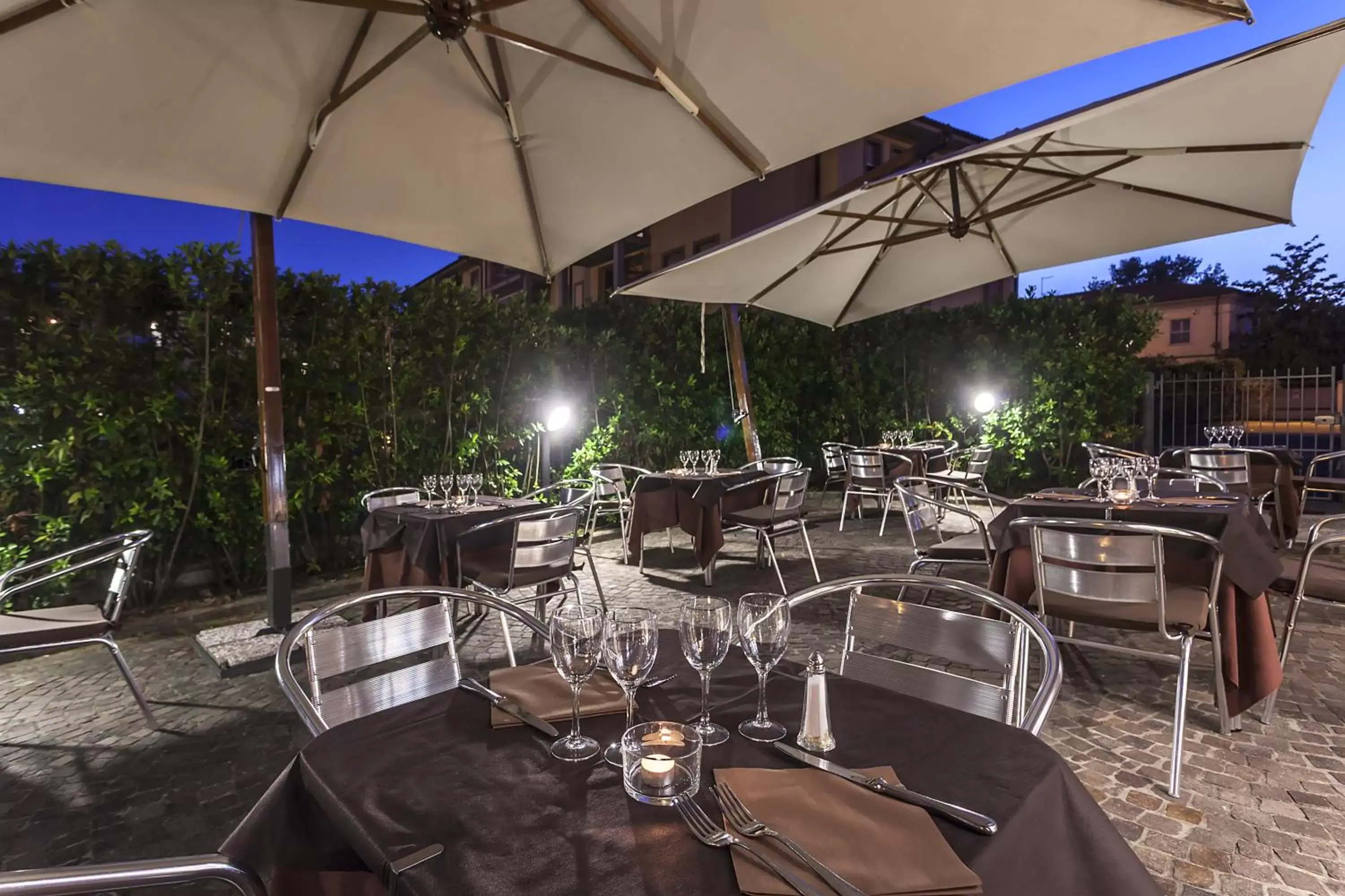 Patio, Restaurant/Places to Eat in Grand Hotel Bonanno