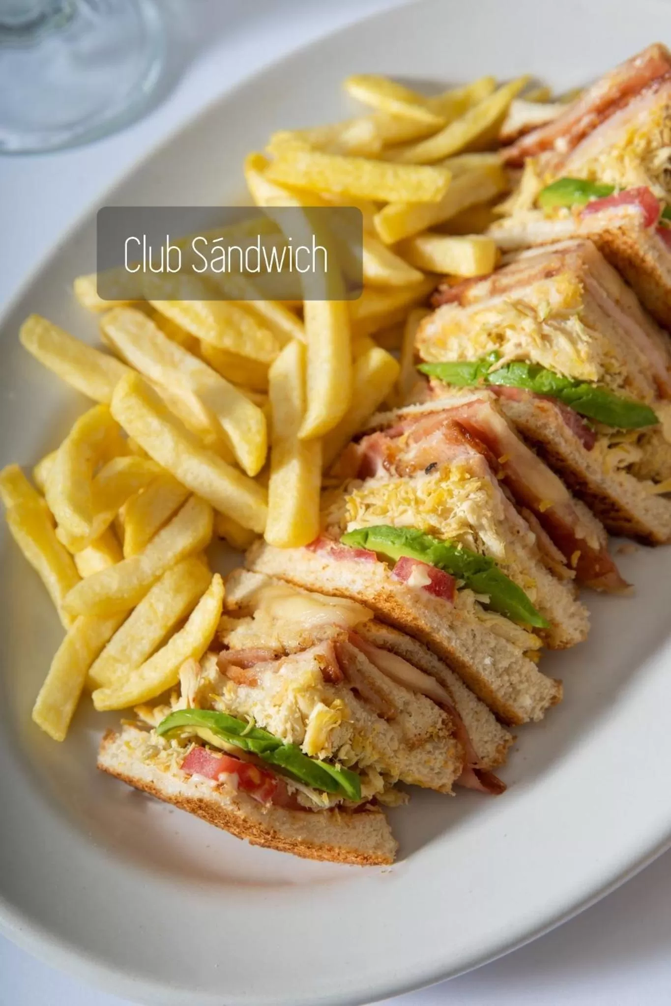 Restaurant/places to eat in Hotel Roble