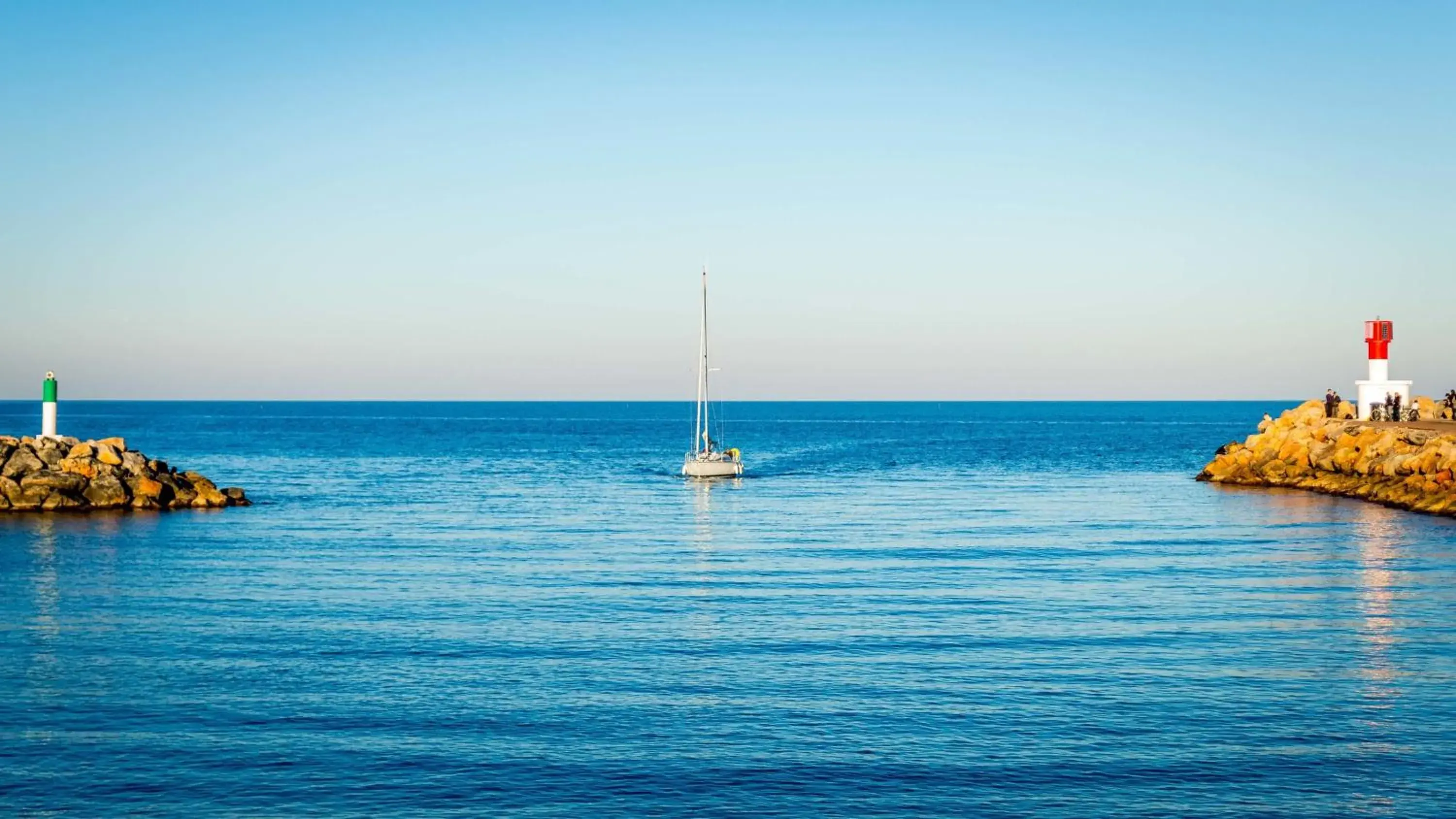 Fishing in Hotel Aquarius