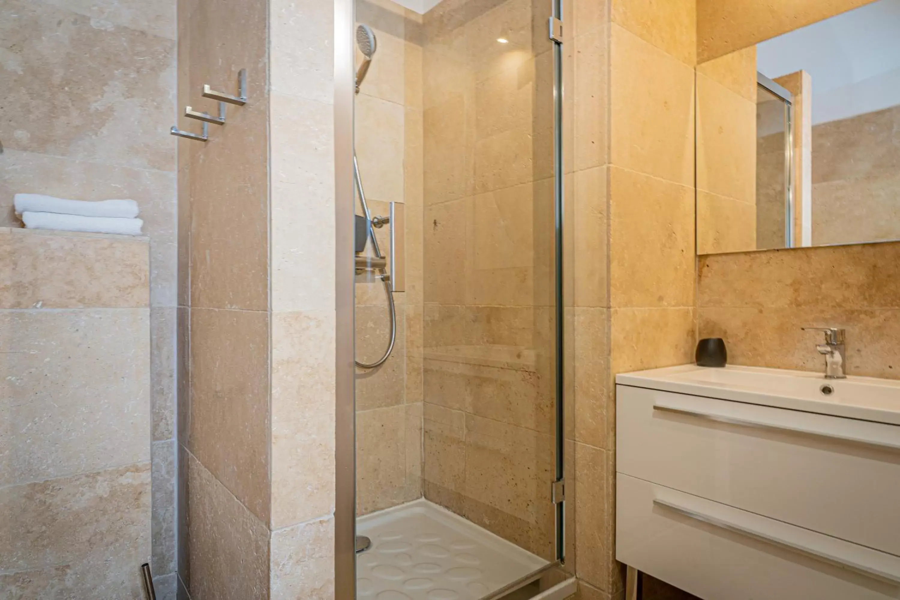 Shower, Bathroom in Domaine de l'Aufrene