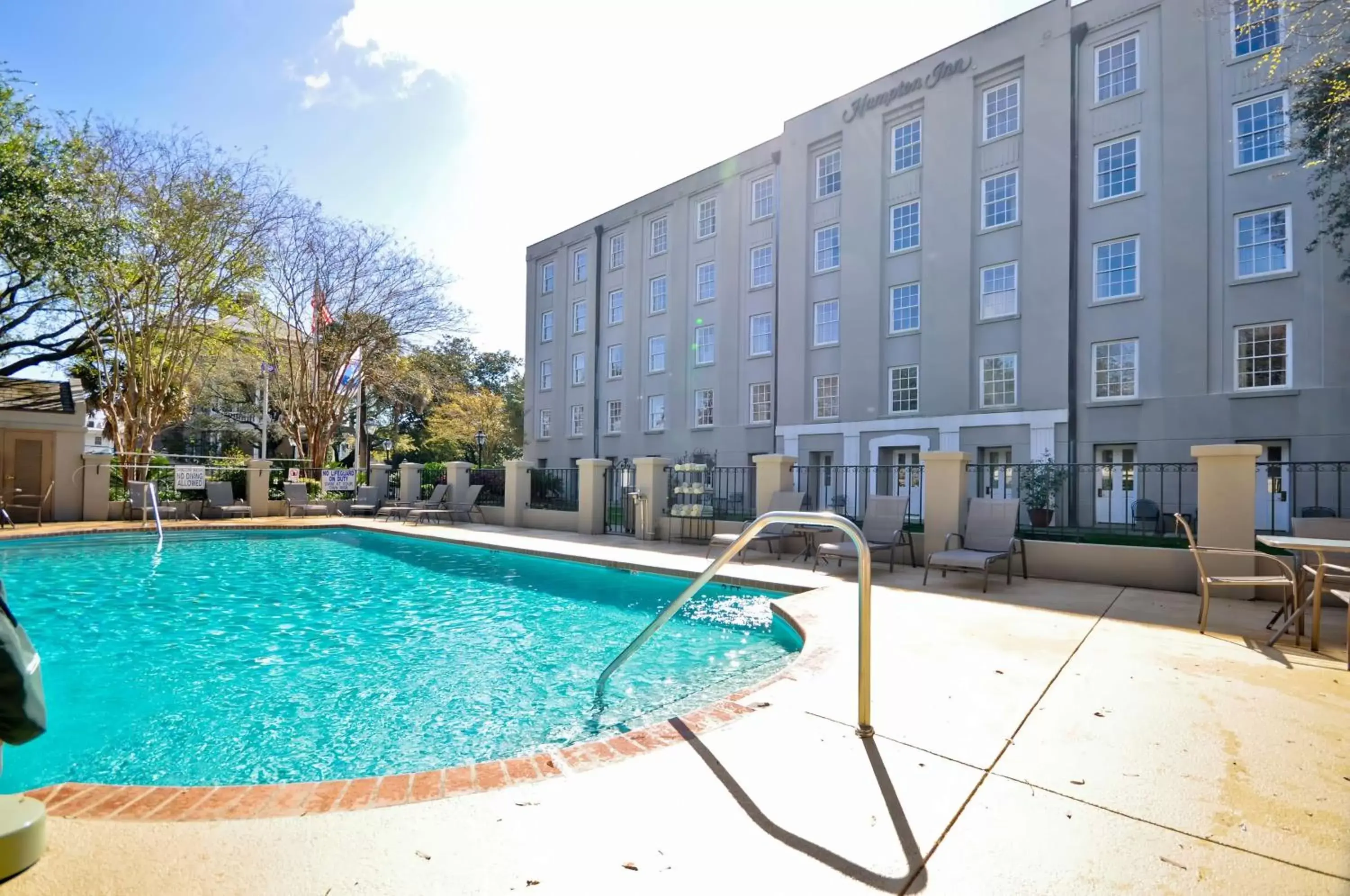 Pool view, Swimming Pool in Hampton Inn Charleston-Historic District