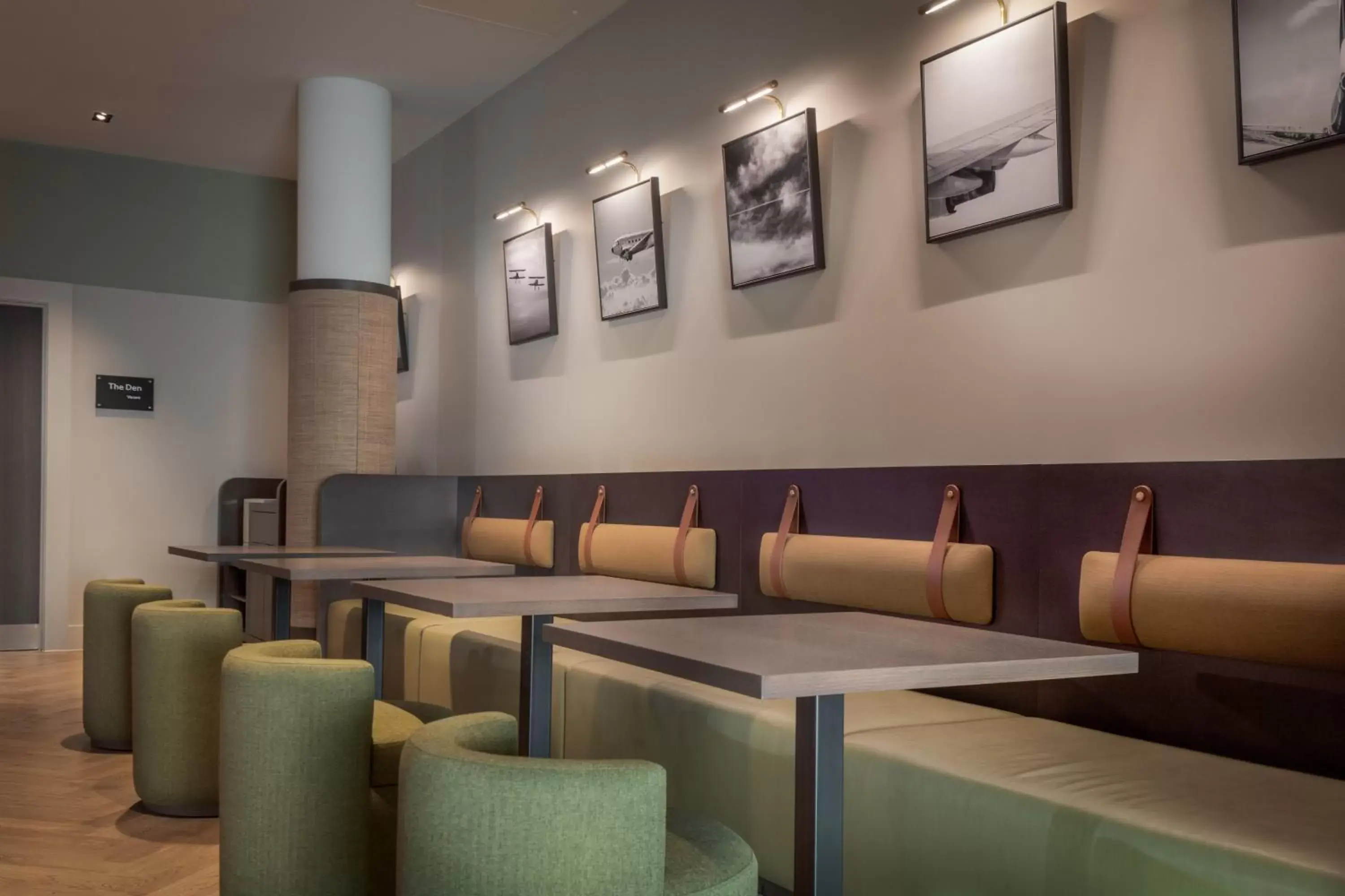 Lounge or bar in Staybridge Suites London Heathrow - Bath Road, an IHG Aparthotel Lounge or bar in Staybridge Suites London Heathrow - Bath Road, an IHG Aparthotel