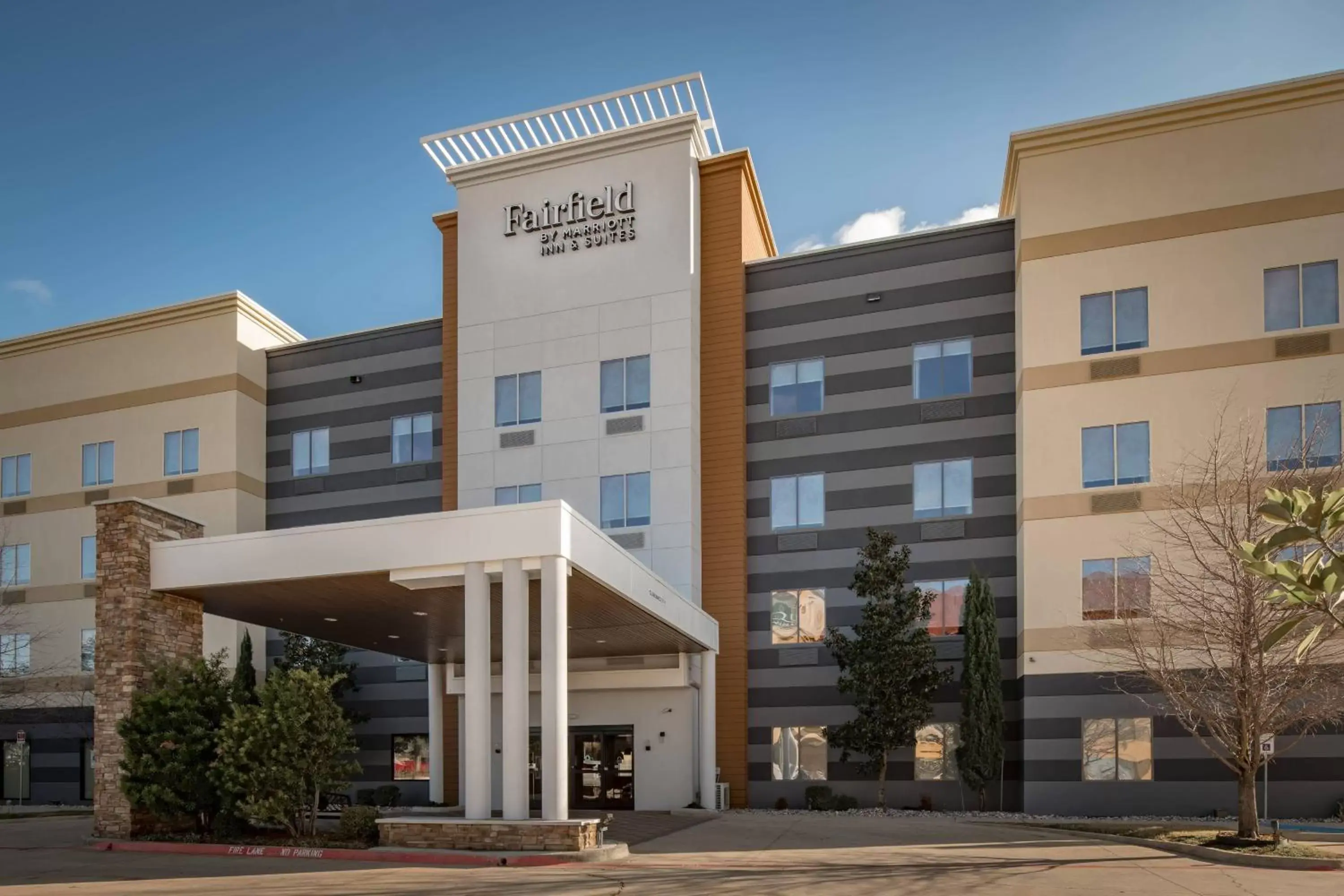 Property Building in Fairfield Inn & Suites Fort Worth Northeast