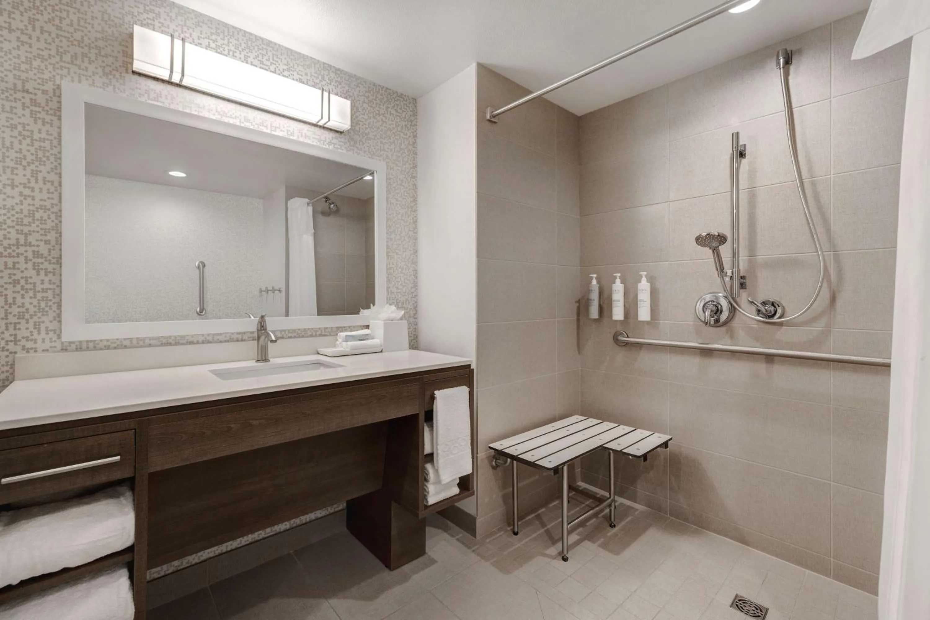Bathroom in Home2 Suites By Hilton Las Vegas Southwest I-215 Curve