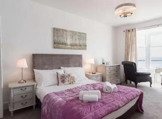 Photo of the whole room, Bed in No 47 Marine Terrace