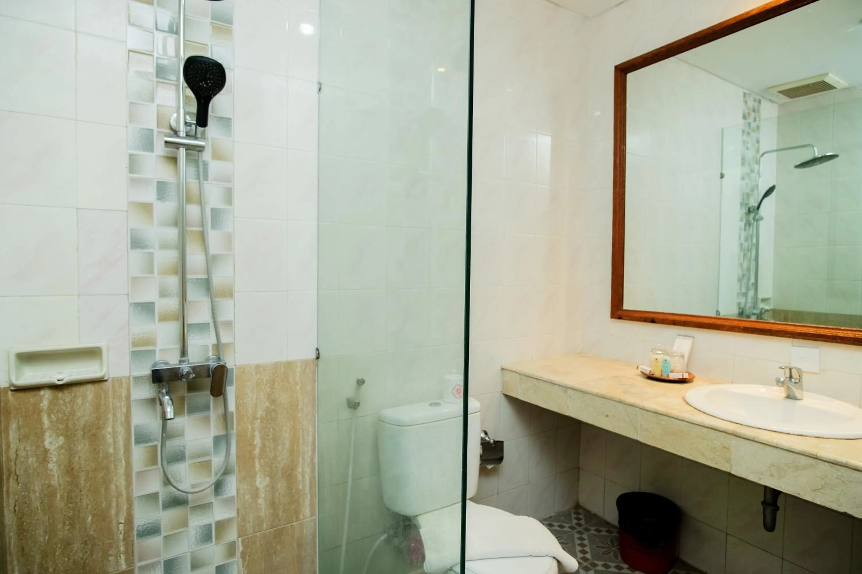 Bathroom in Puri Saron Senggigi Hotel