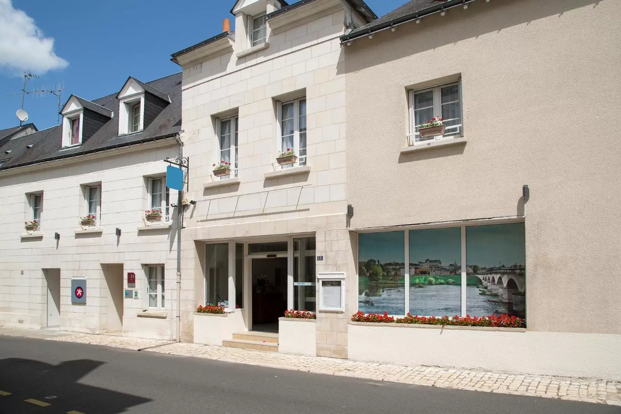 Property building in Logis Hôtel Chaptal, Amboise Property building in Logis Hôtel Chaptal, Amboise