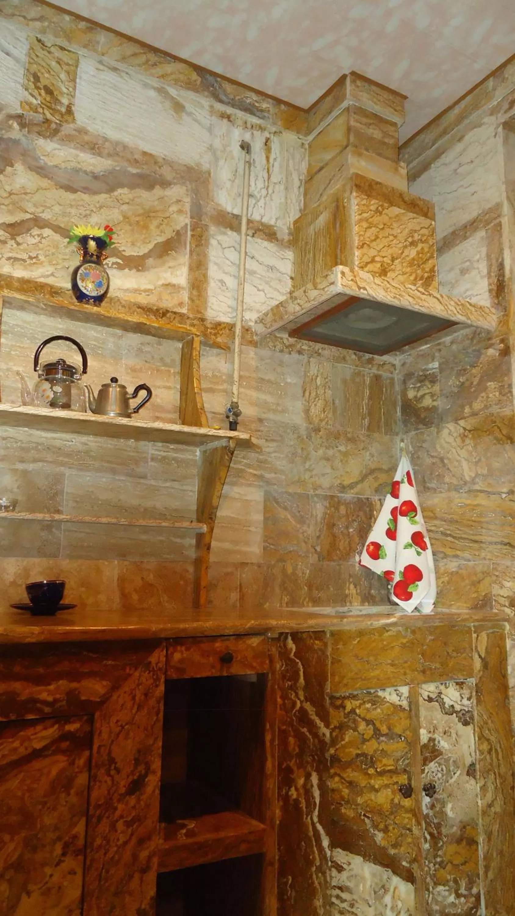 Communal kitchen in Spandaryan House