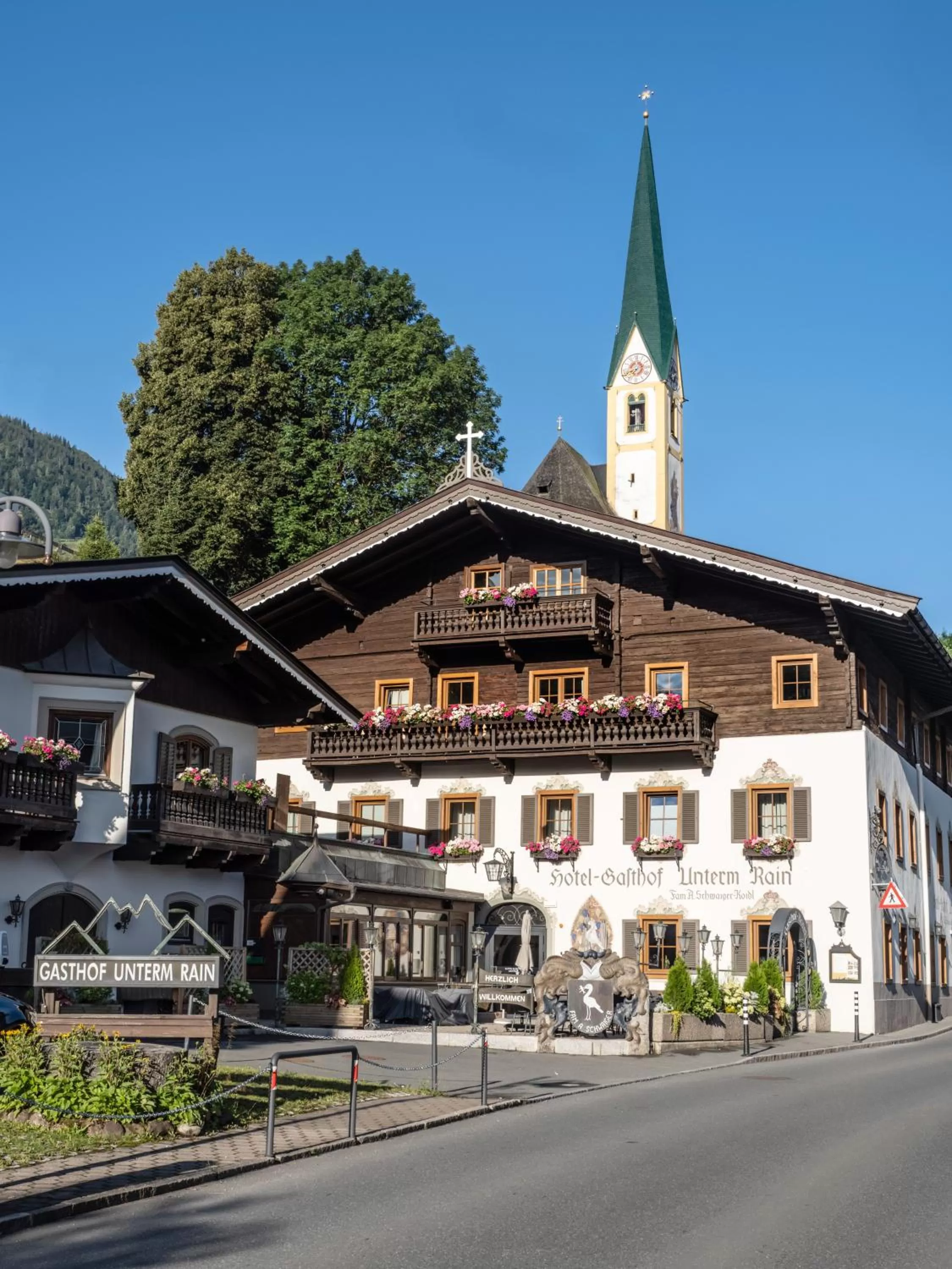 Property building in Alpen Glück Hotel Unterm Rain garni