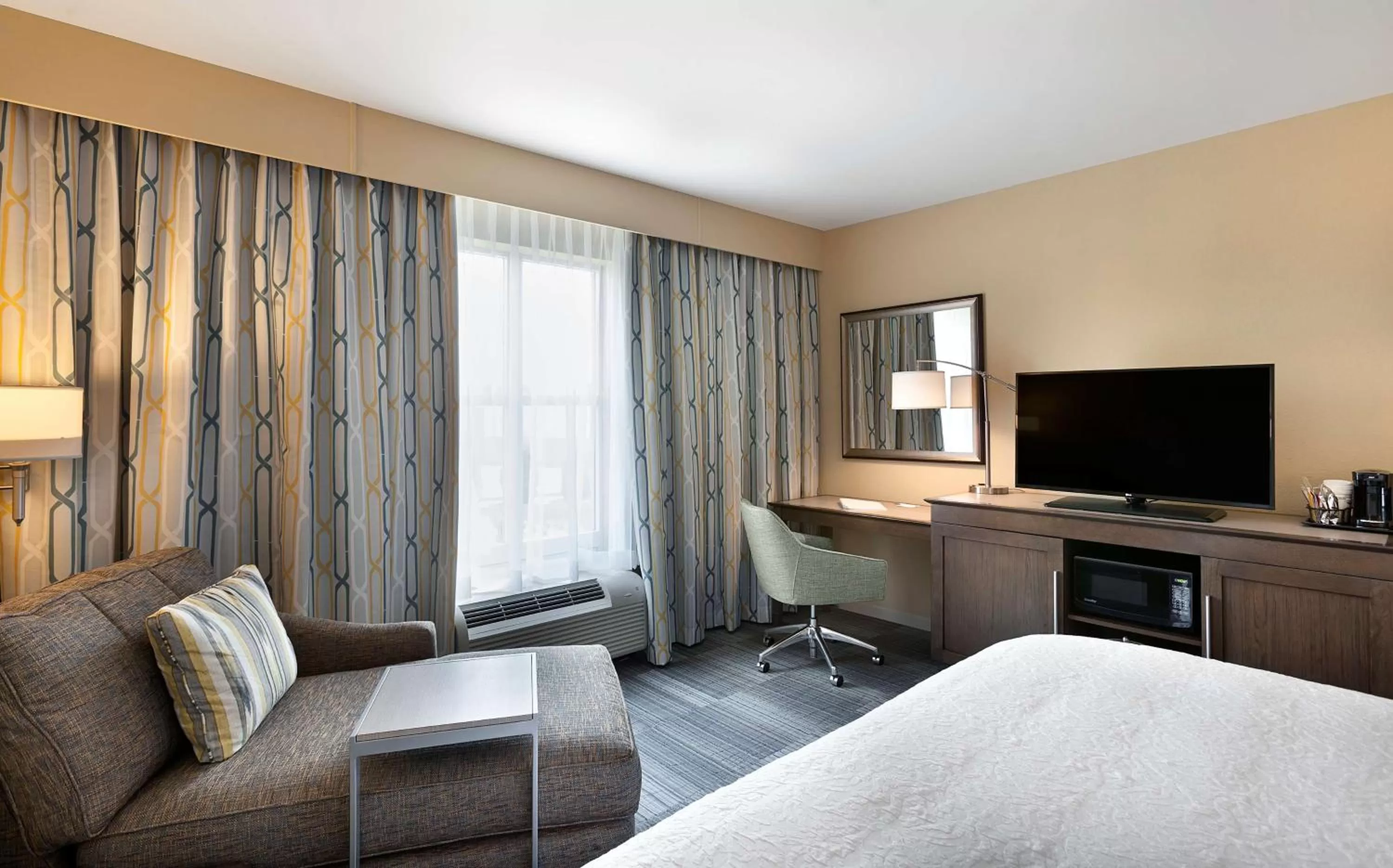 Bed in Hampton Inn and Suites Fort Mill, SC