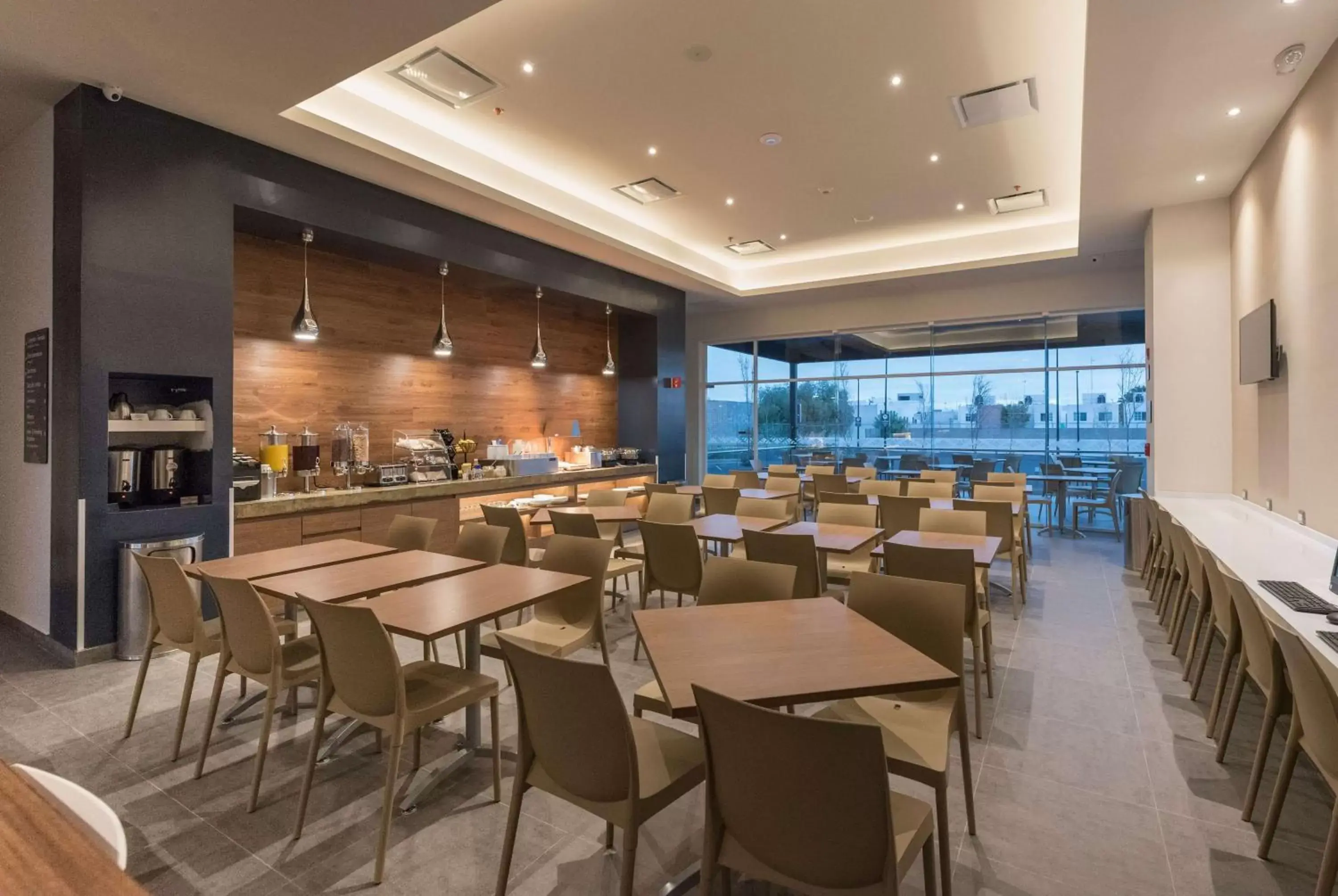 On site, Restaurant/Places to Eat in Microtel Inn & Suites by Wyndham Guadalajara Sur