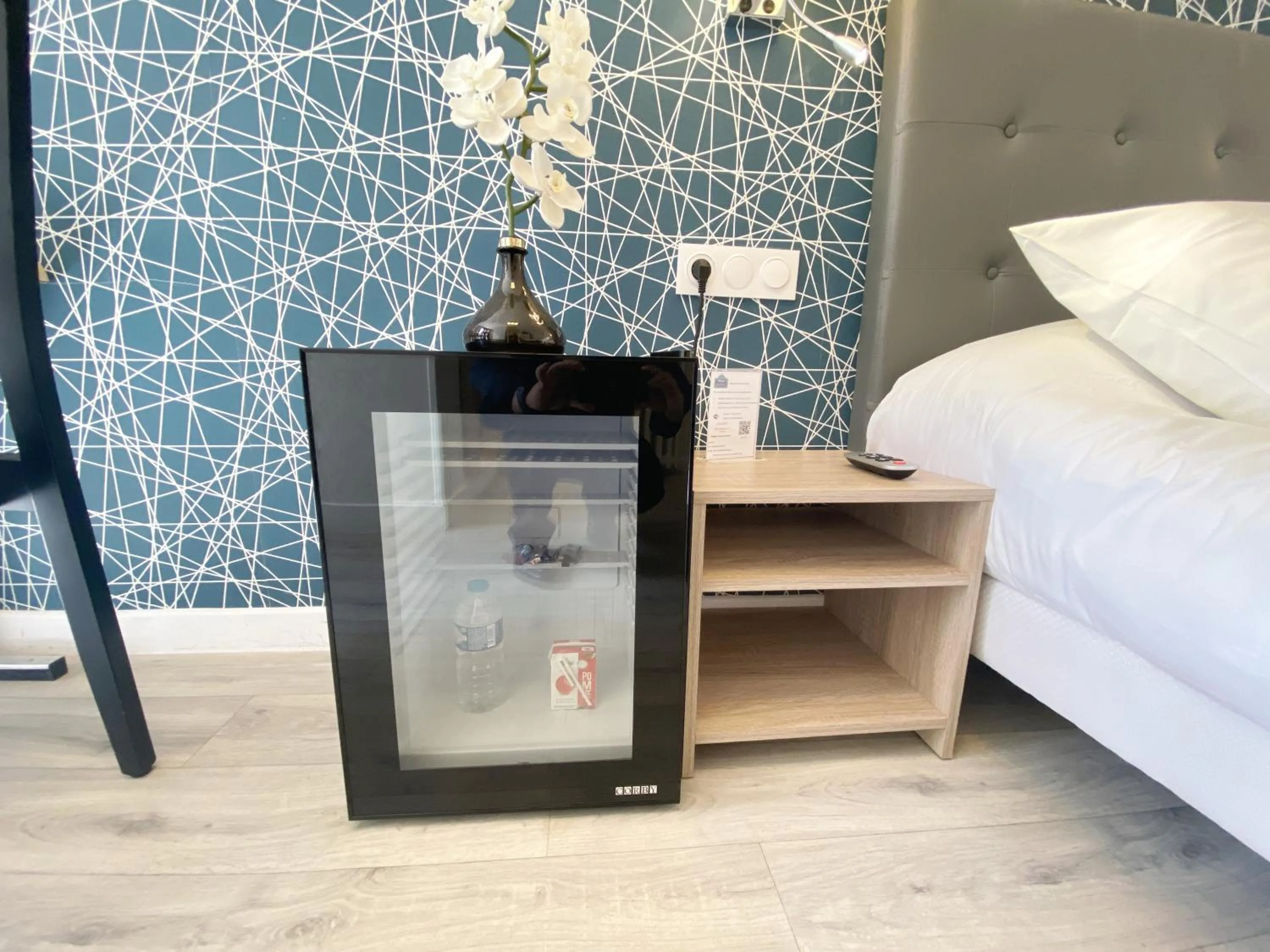 oven, Bed in Hotel Aviatic