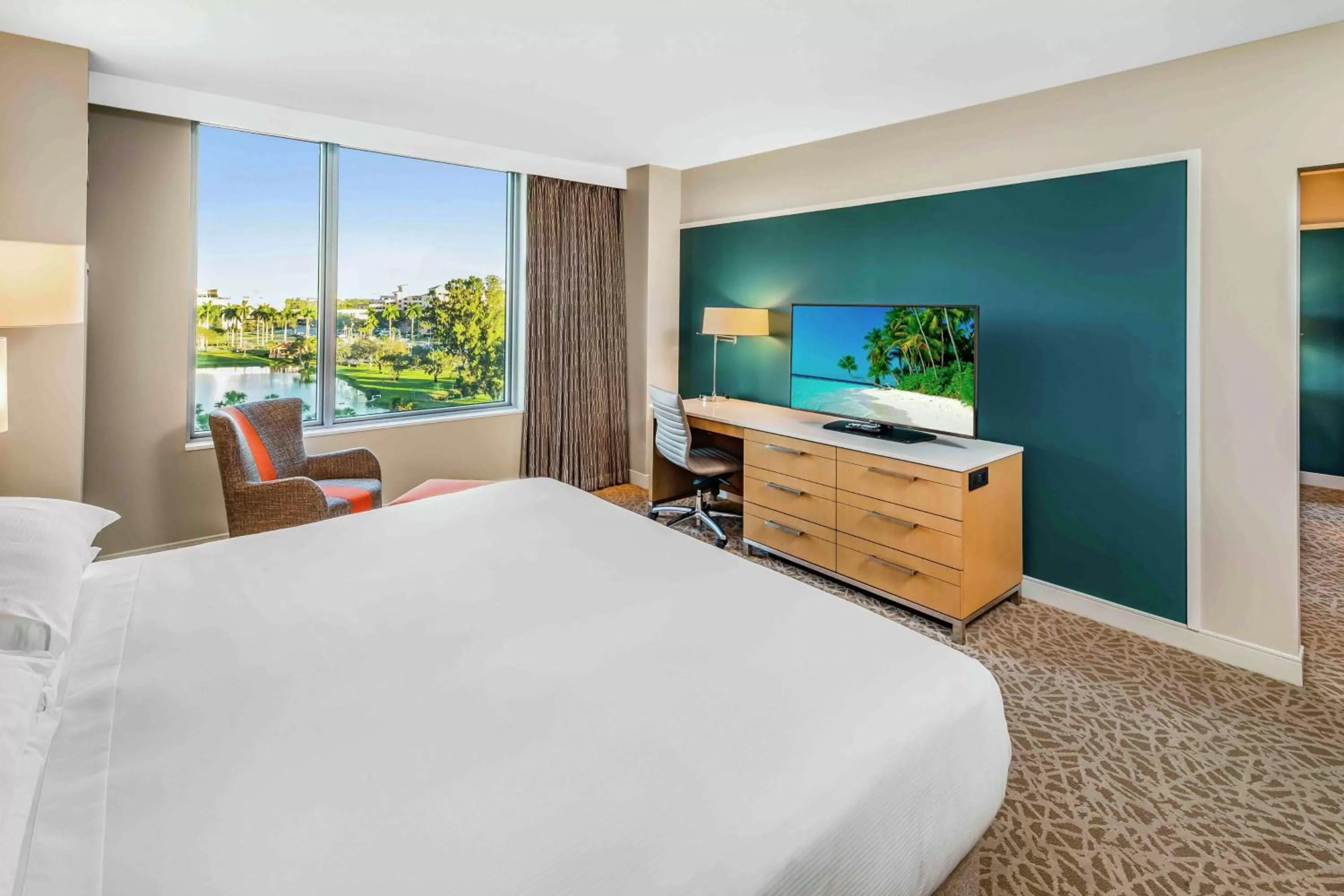 Bedroom, Bed in Hilton Miami Dadeland