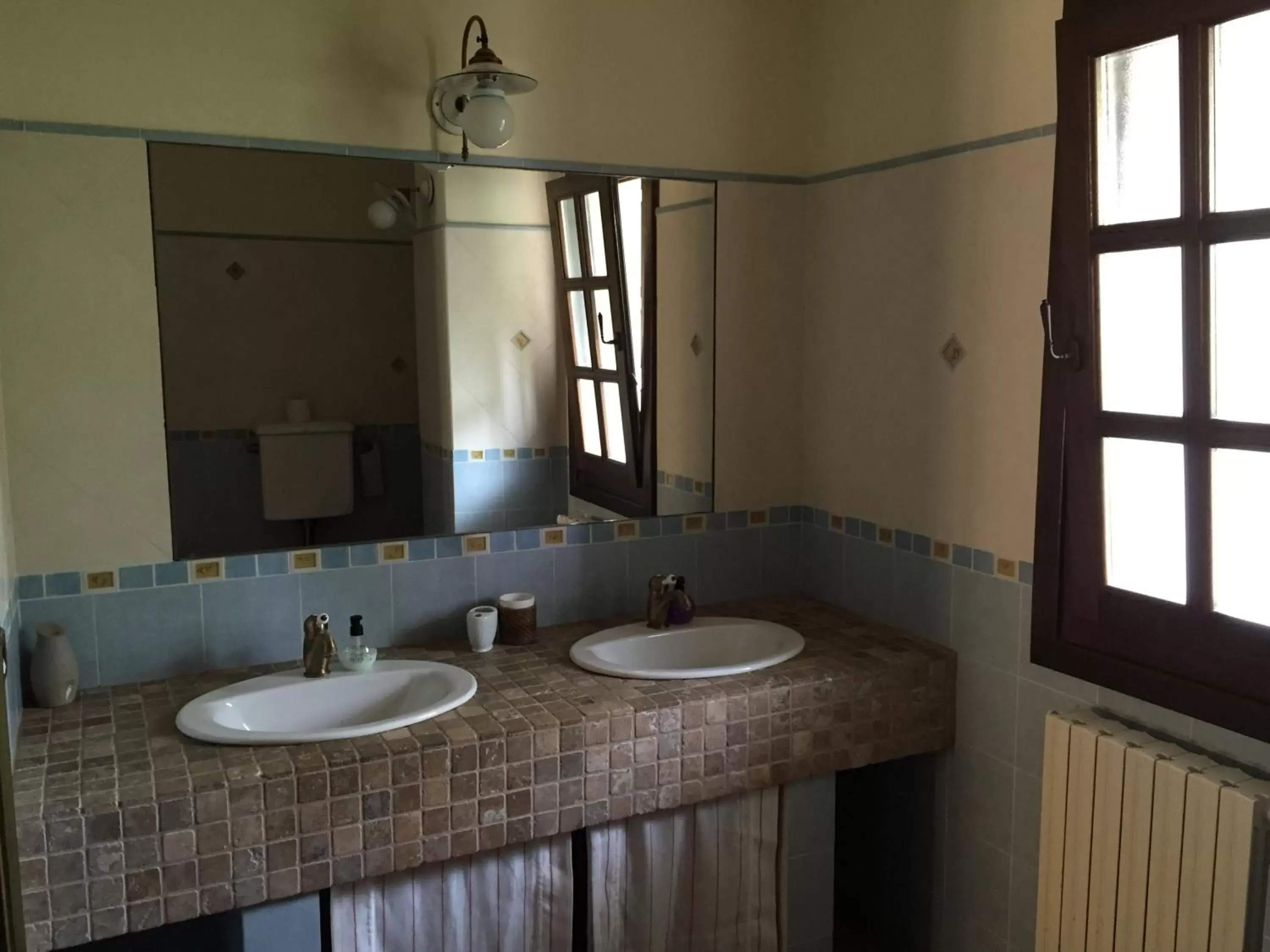 Decorative detail, Bathroom in B&B Rollo Garden