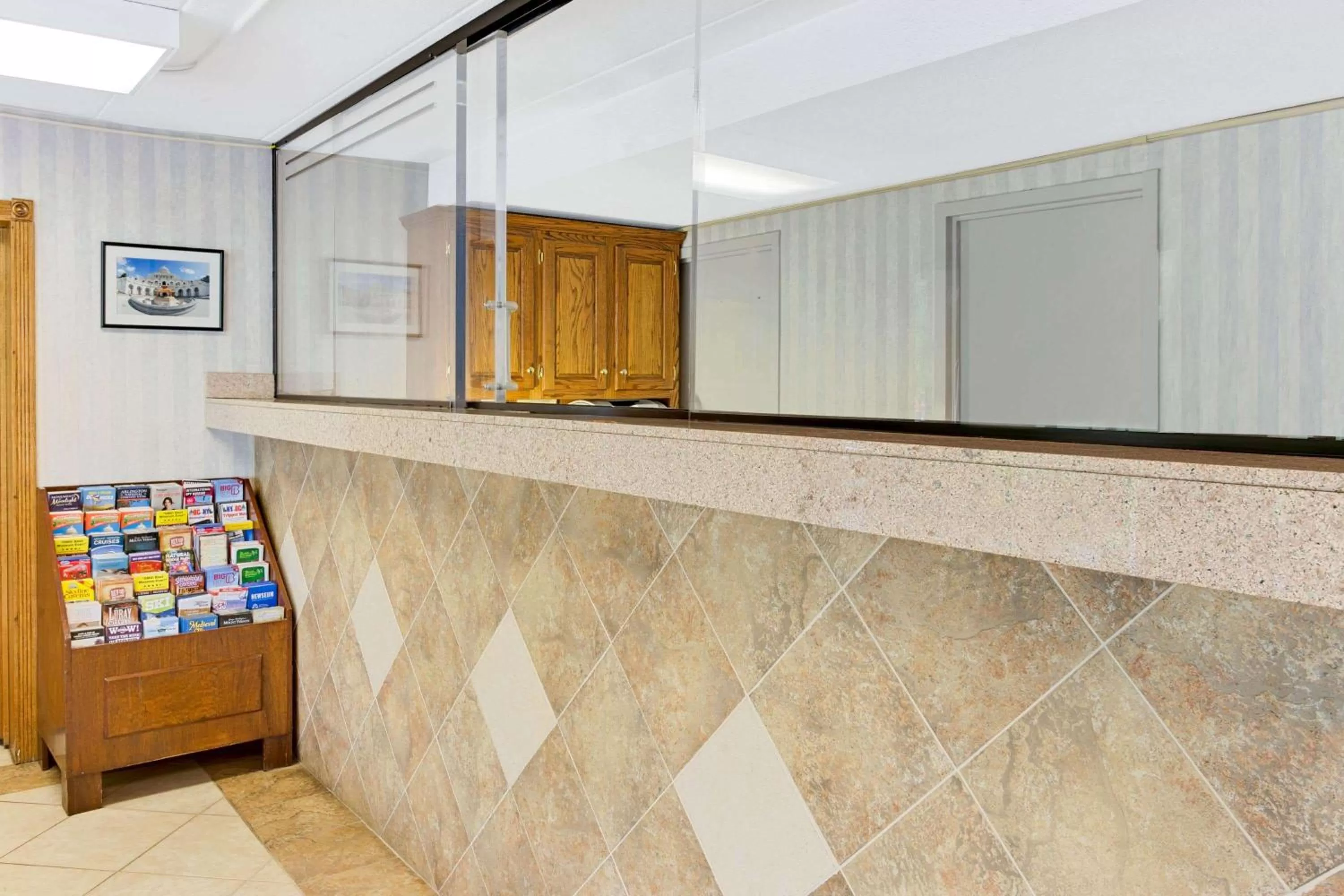 Lobby or reception in Super 8 by Wyndham Laurel