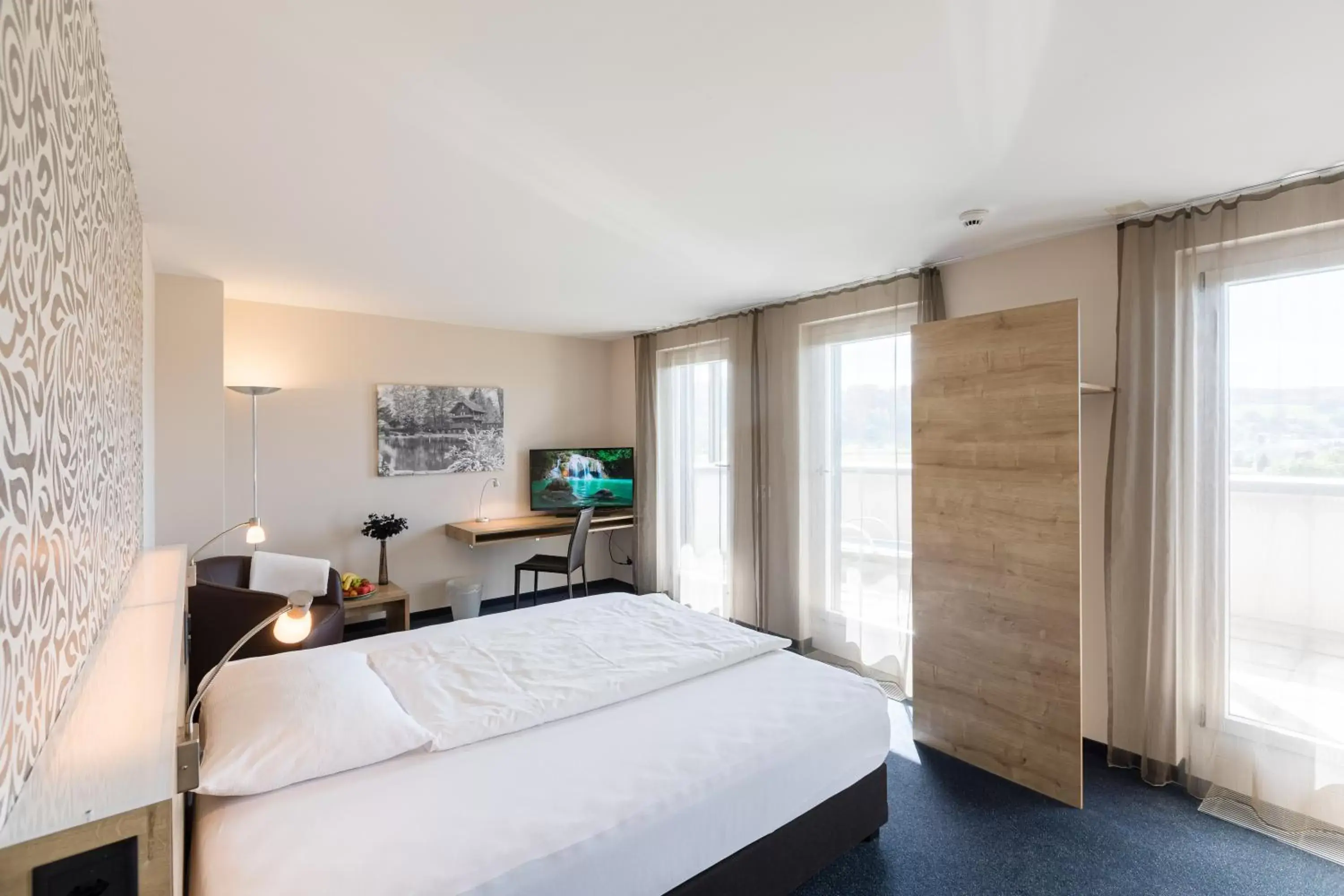 Photo of the whole room, Bed in Aarau West Swiss Quality Hotel