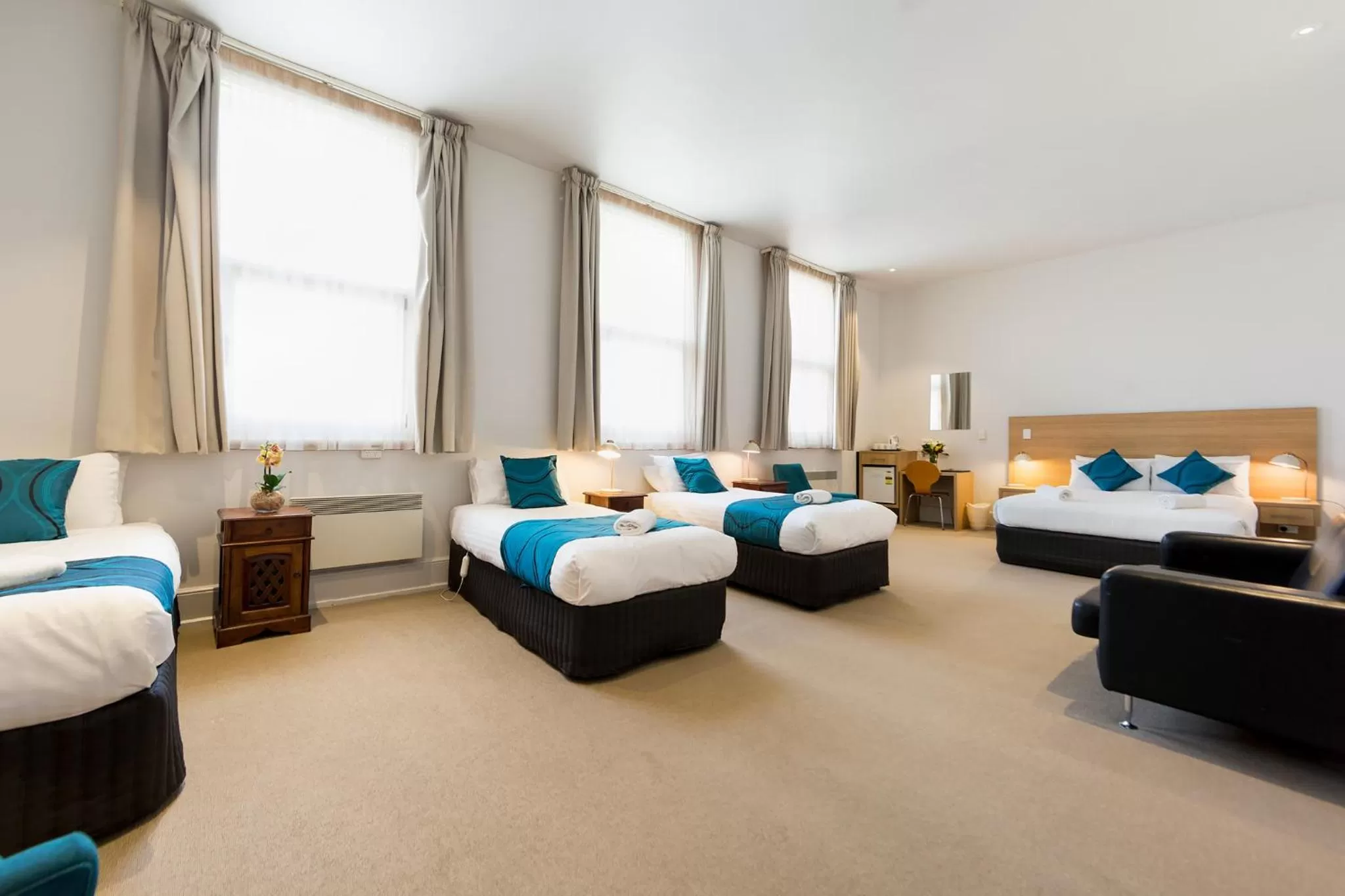 Bedroom, Bed in Customs House Hotel