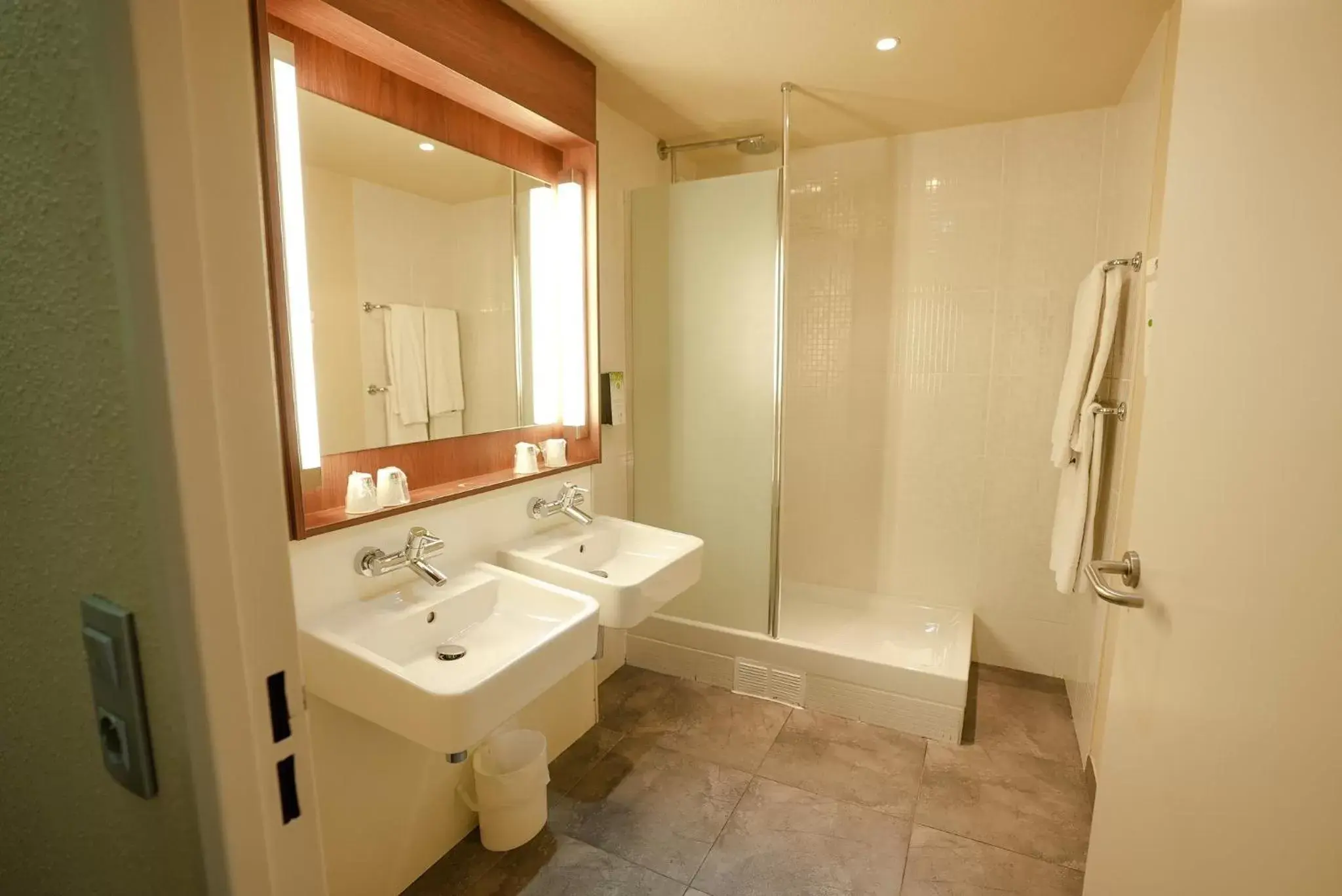 Shower, Bathroom in Hotel Campanile Roissy