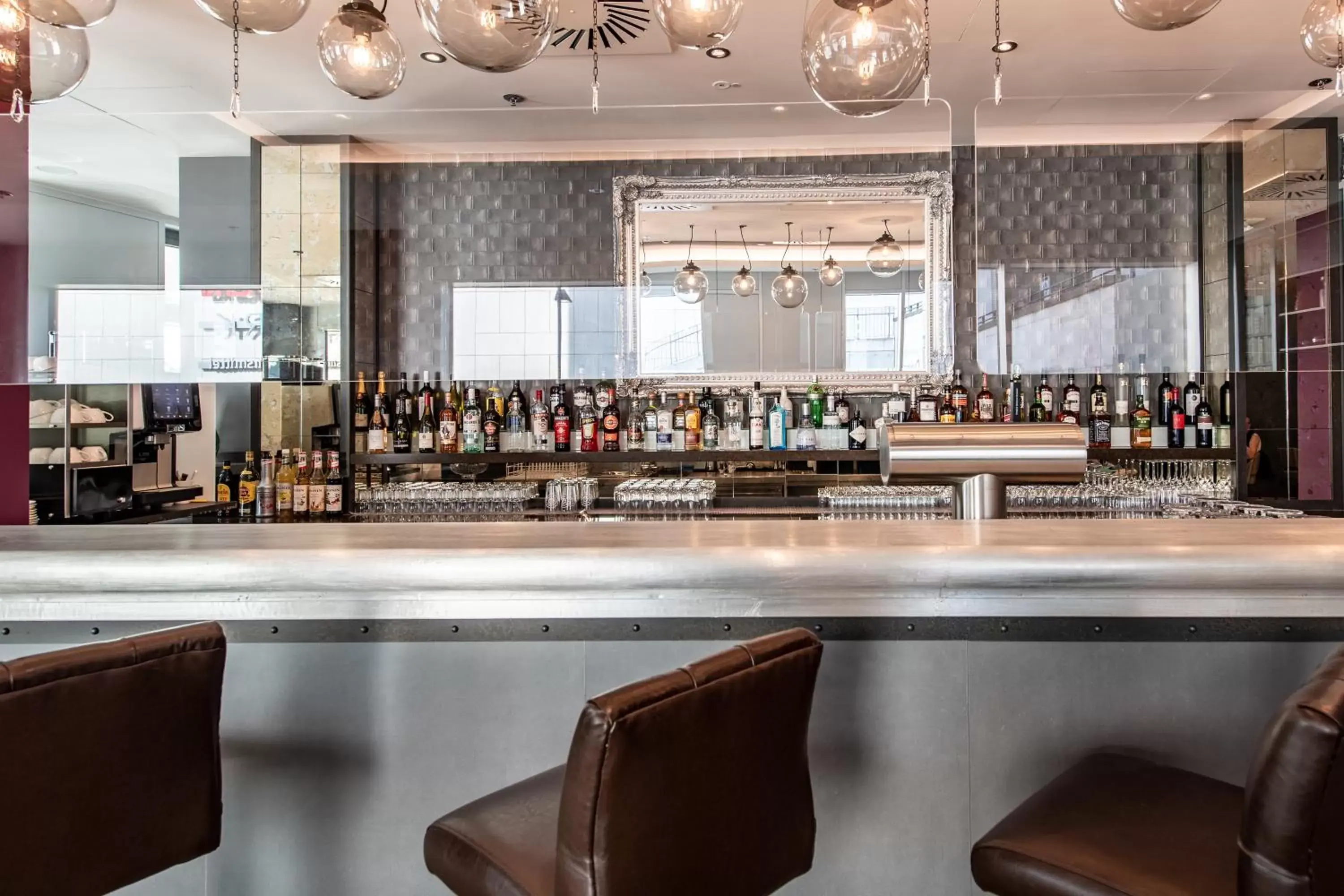 Lounge or bar in Premier Inn Stuttgart City Centre Lounge or bar in Premier Inn Stuttgart City Centre