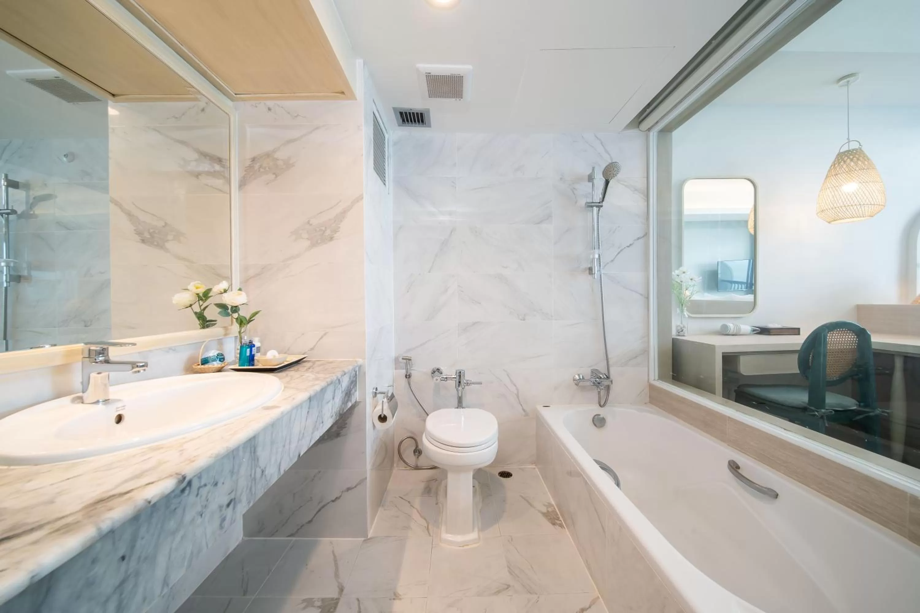 Shower in Cosy Beach Hotel - SHA Extra Plus