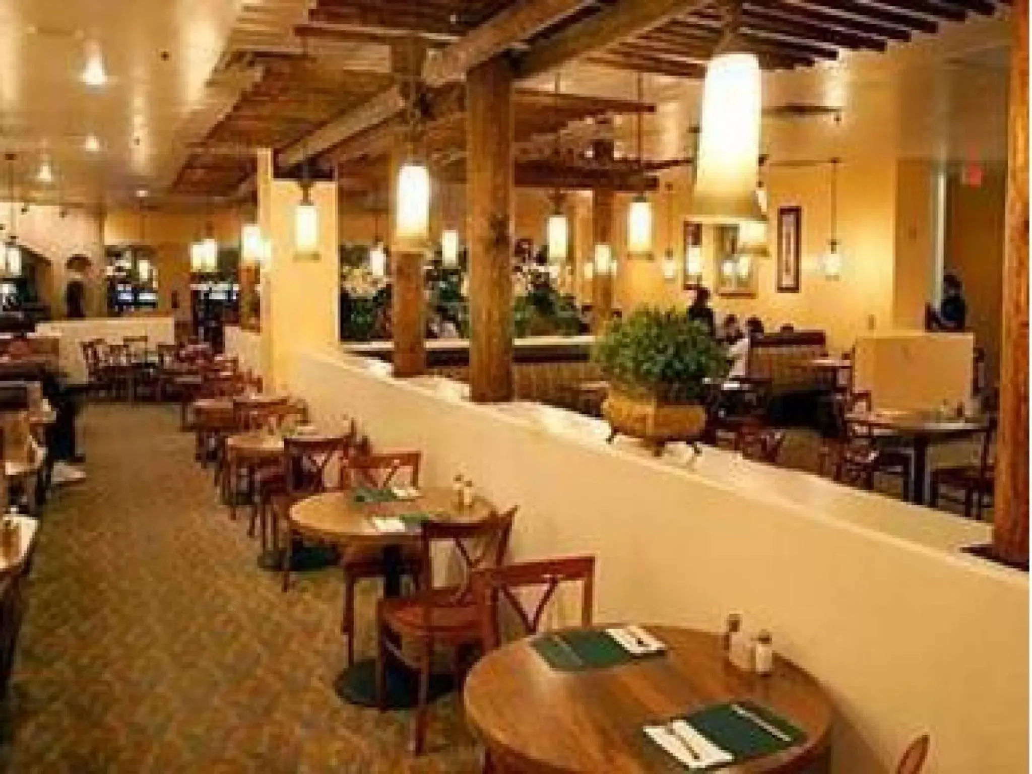 Restaurant/Places to Eat in Tuscany Suites & Casino