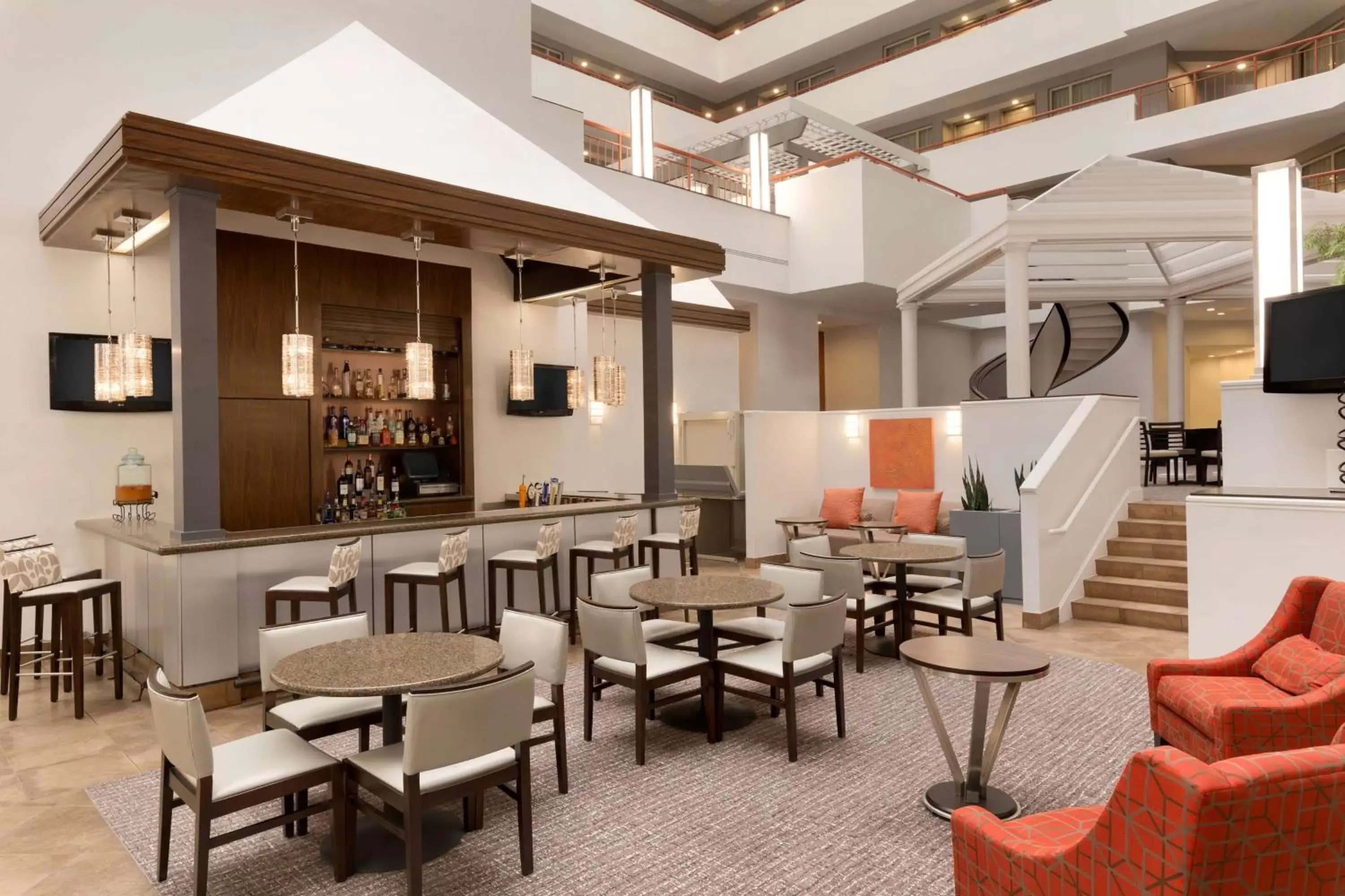 Lounge or bar, Lounge/Bar in Embassy Suites by Hilton Baltimore at BWI Airport